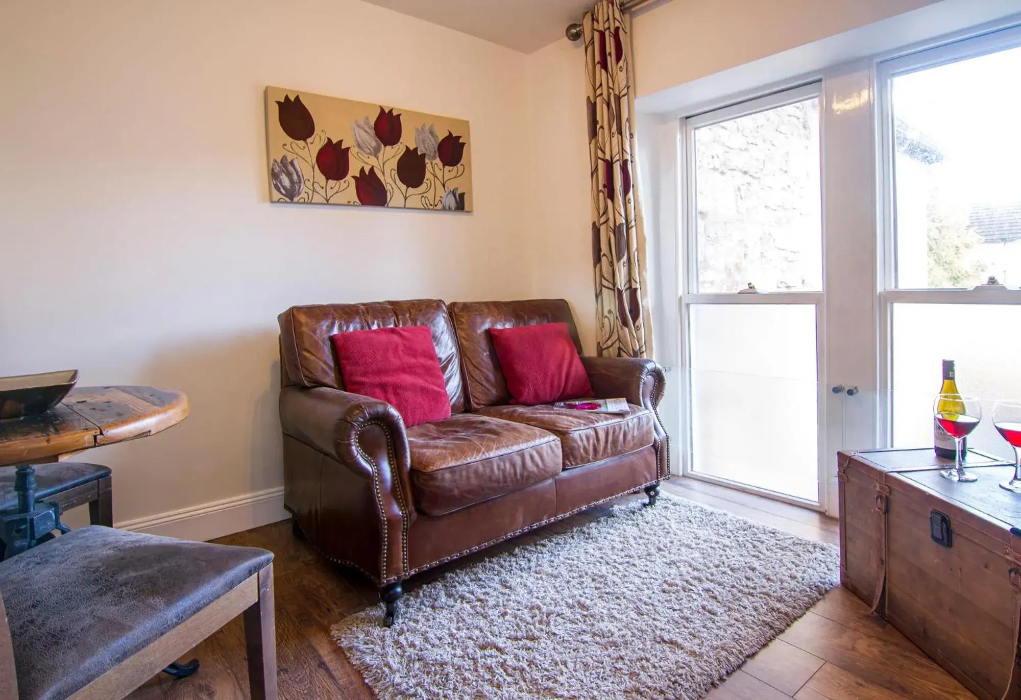 One-Bedroom Suite (2 Adults) - Cozy 2 in Romneys Apartments & Suites One-Bedroom Suite (2 Adults) - Cozy 2 in Romneys Apartments & Suites