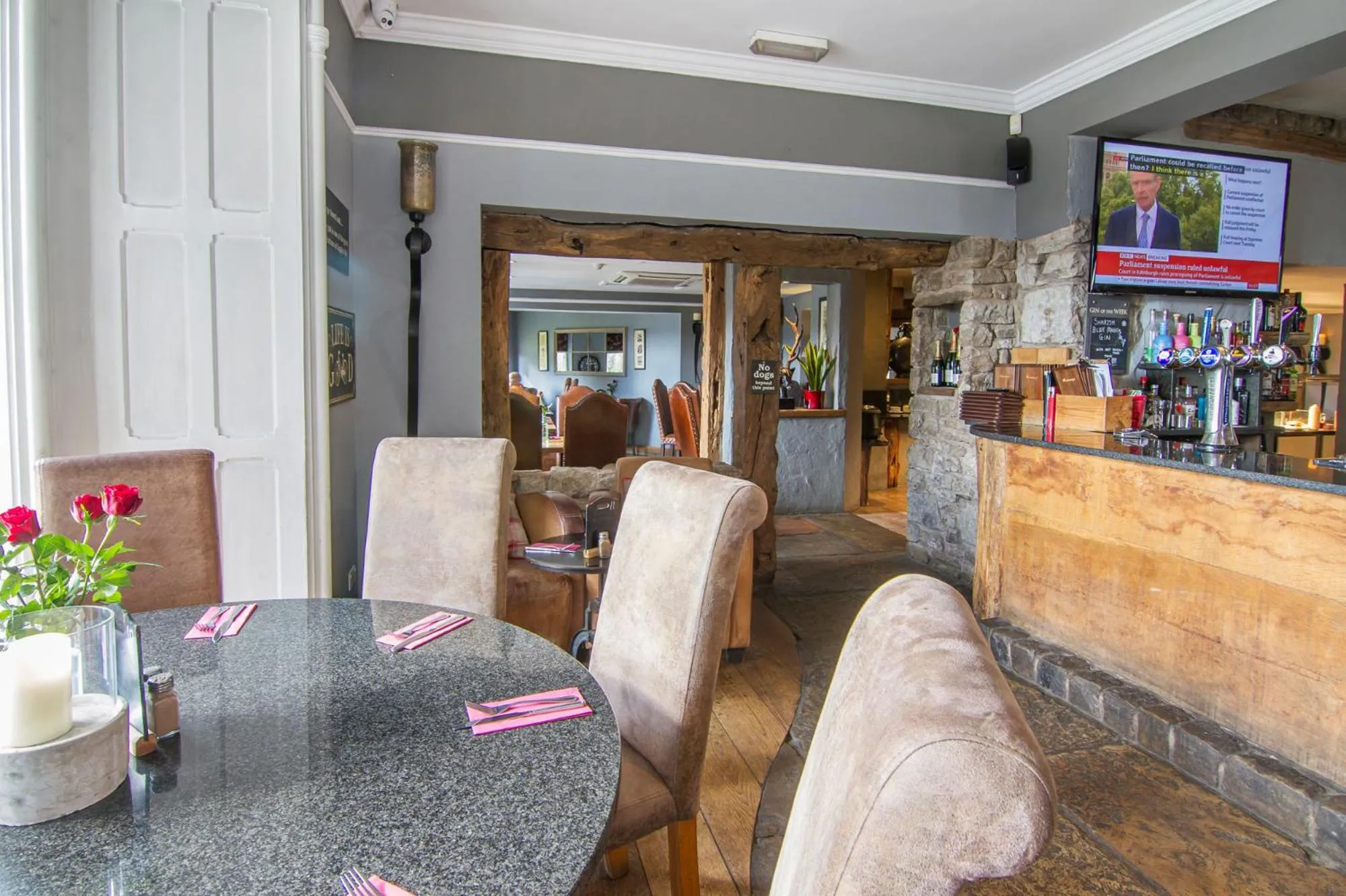 Lounge or bar in Romneys Apartments & Suites