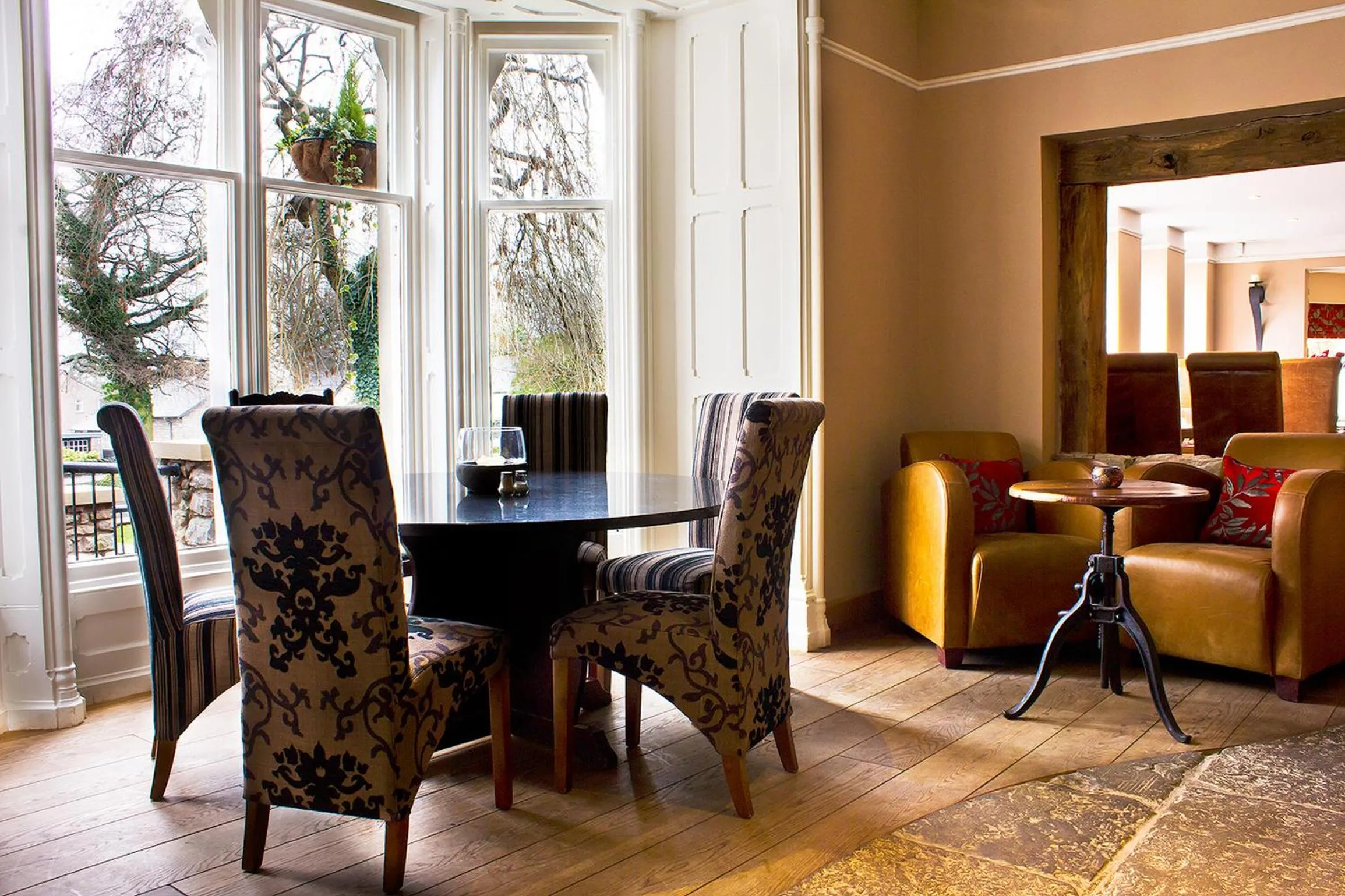 Lounge or bar in Romneys Apartments & Suites
