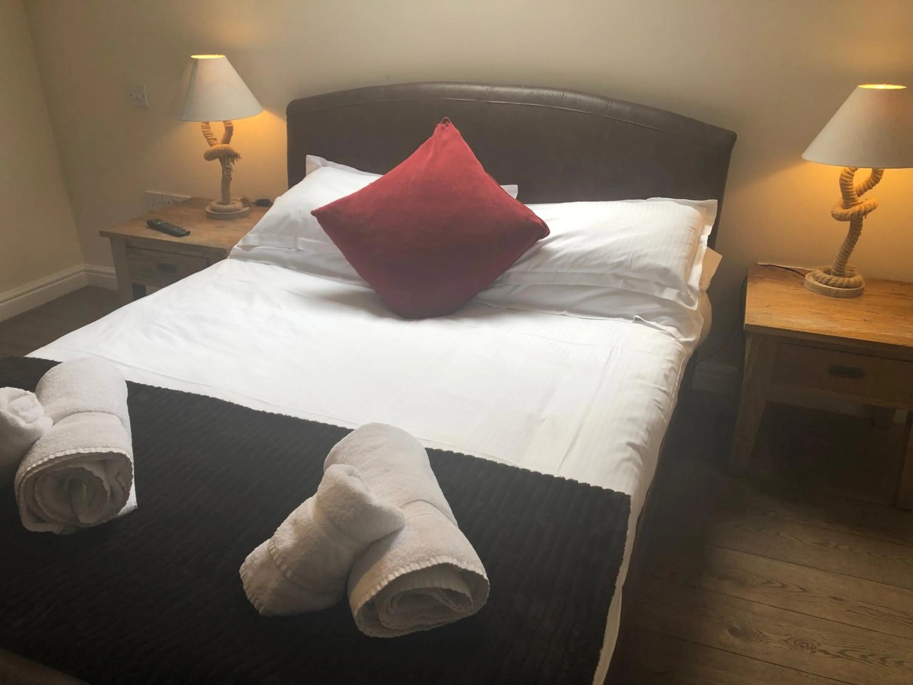 Bedroom, Bed in Romneys Apartments & Suites