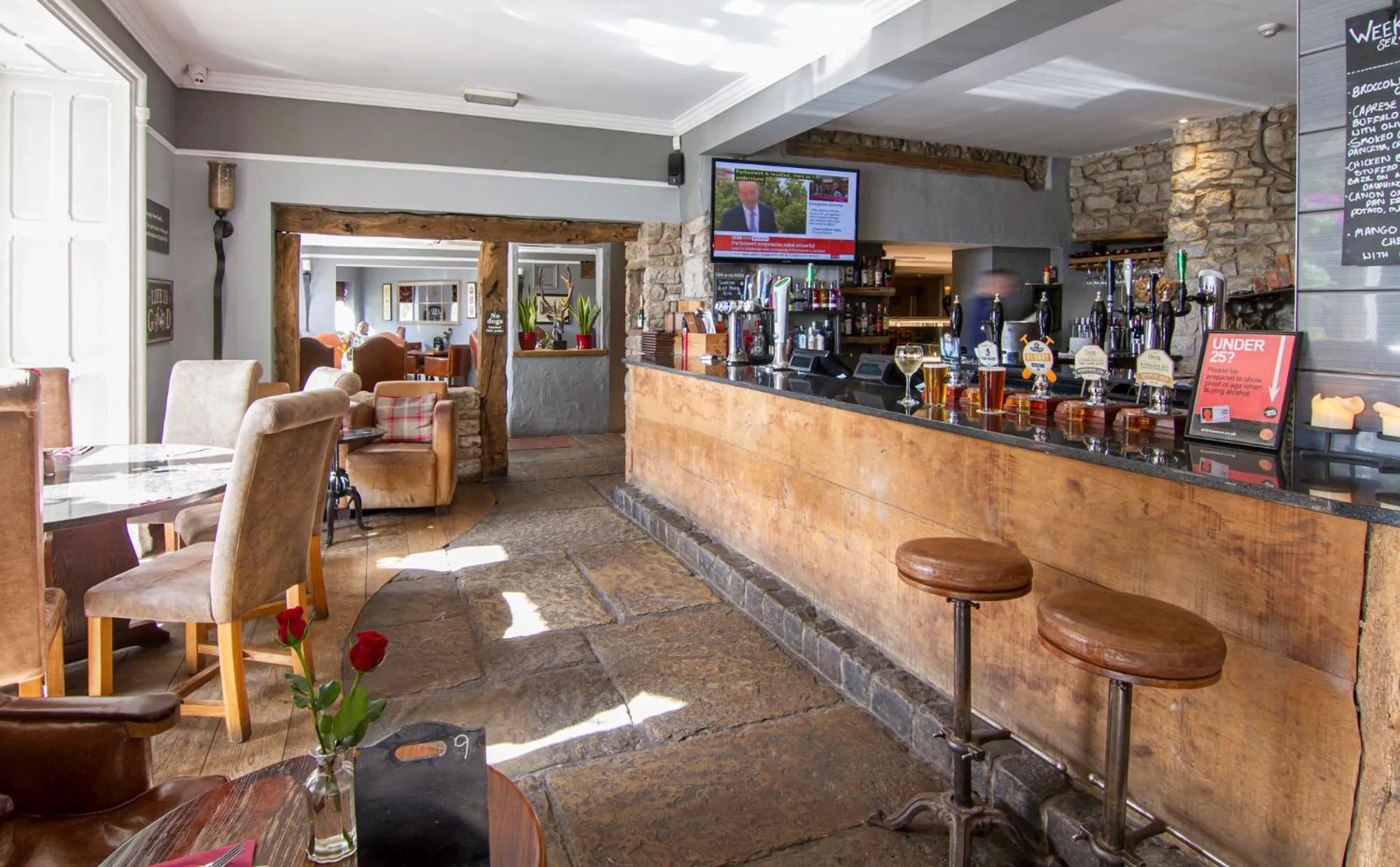 Lounge or bar in Romneys Apartments & Suites
