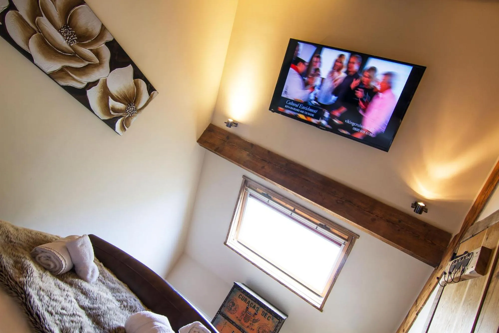 Bed in Romneys Apartments & Suites