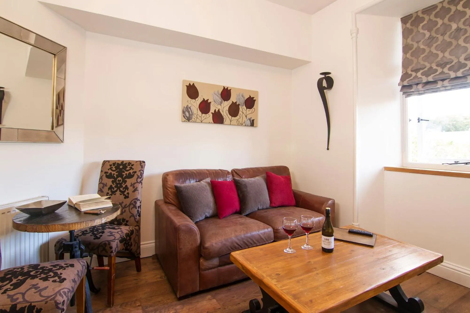 Living room in Romneys Apartments & Suites