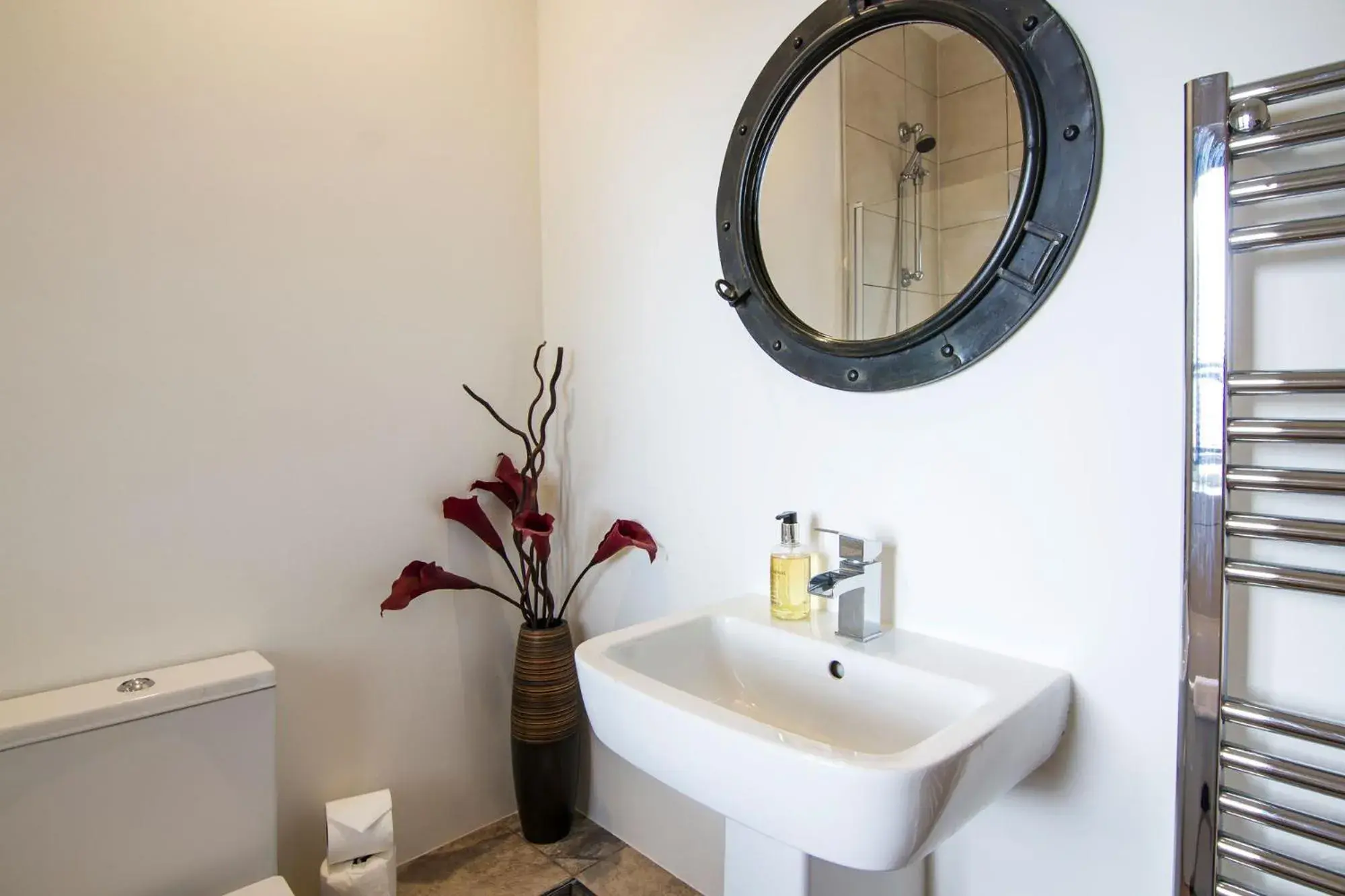 Two-Bedroom Apartment - Lodge 1 in Romneys Apartments & Suites Two-Bedroom Apartment - Lodge 1 in Romneys Apartments & Suites