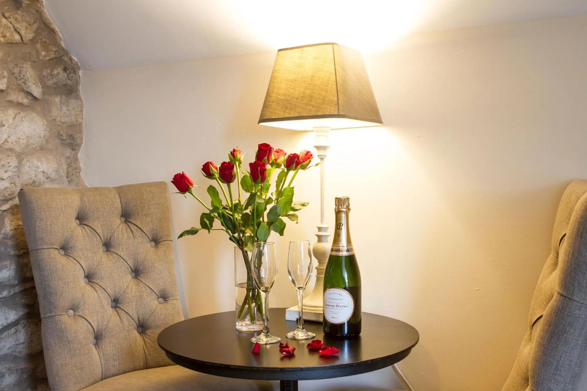 Drinks in Romneys Apartments & Suites