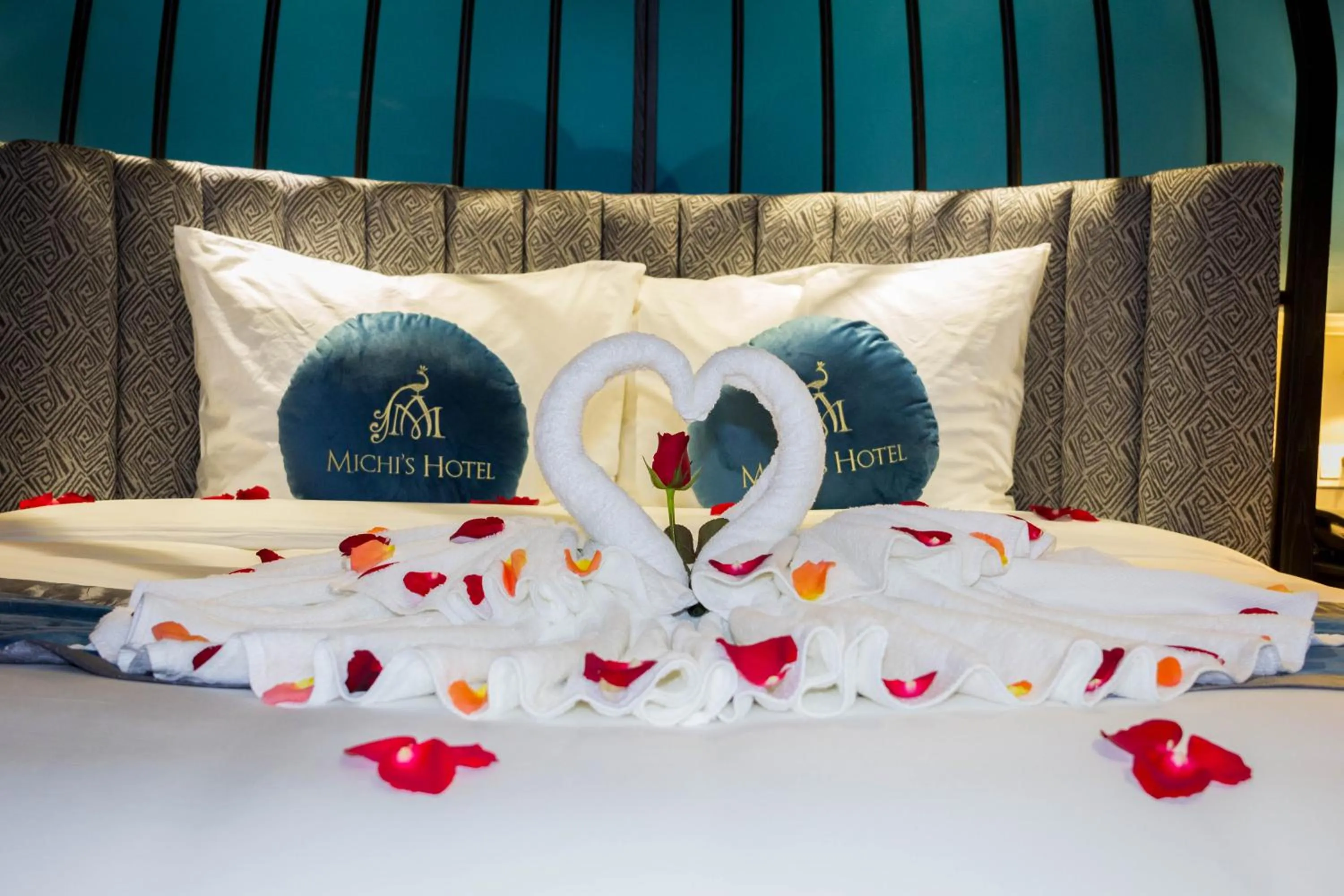 Bed in Michi's hotel laocai