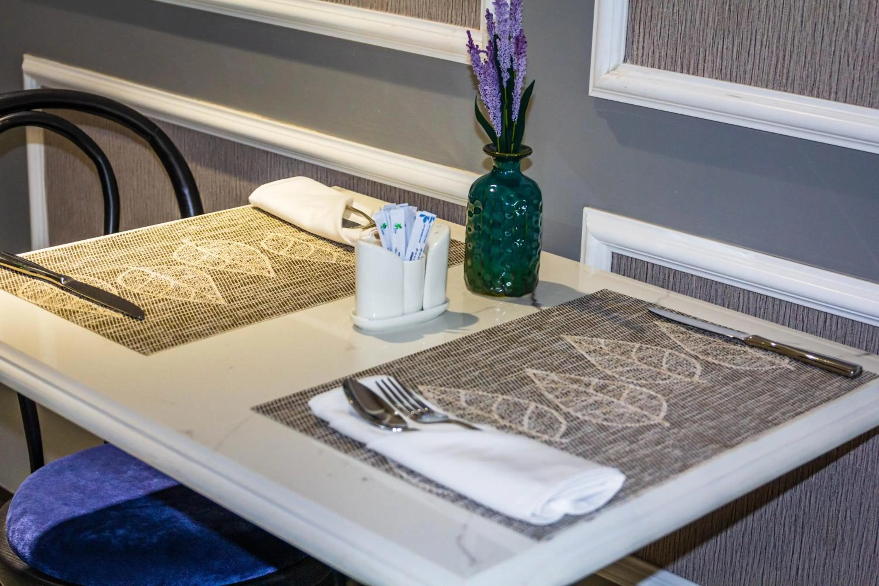 Breakfast in Michi's hotel laocai