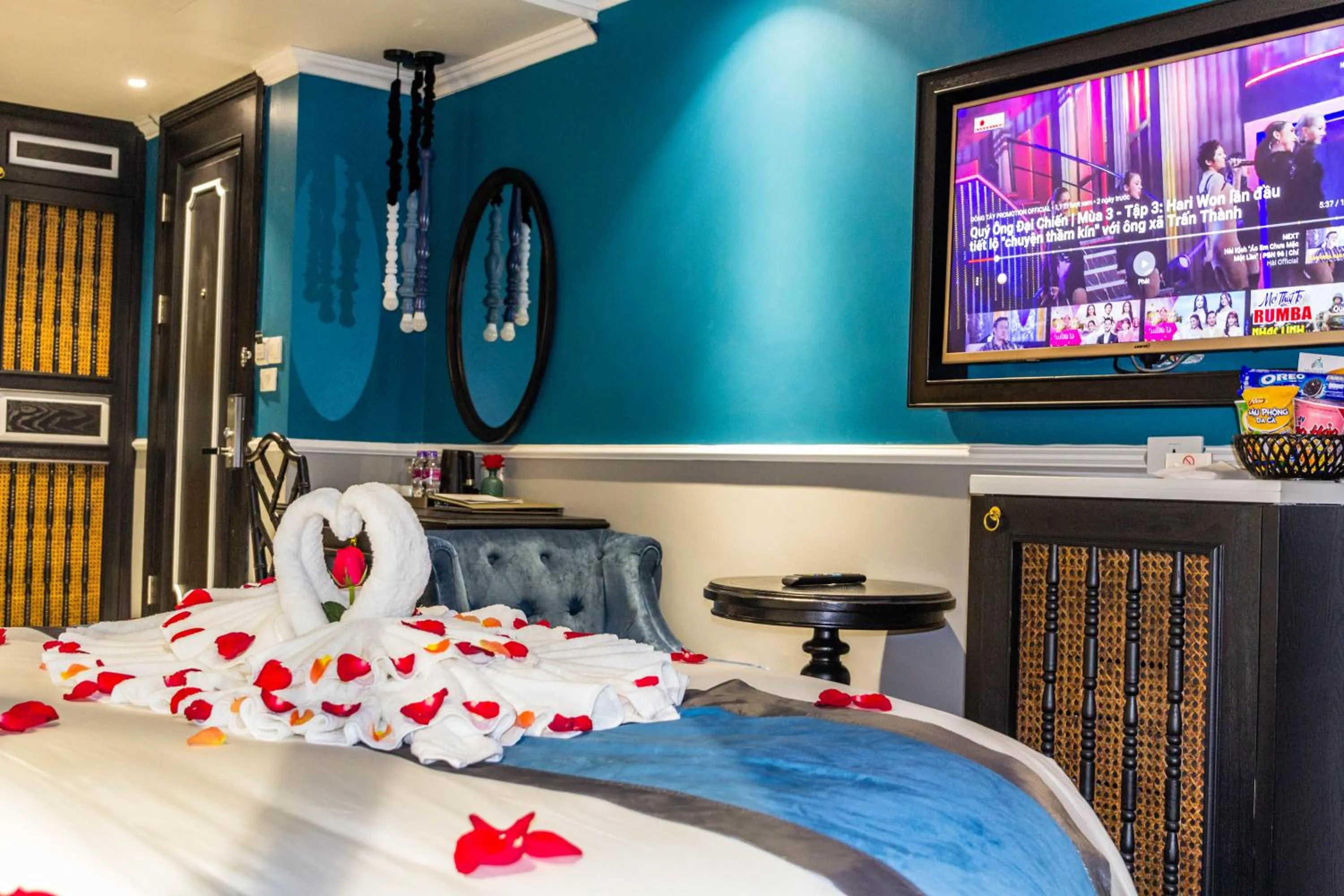 Bed in Michi's hotel laocai