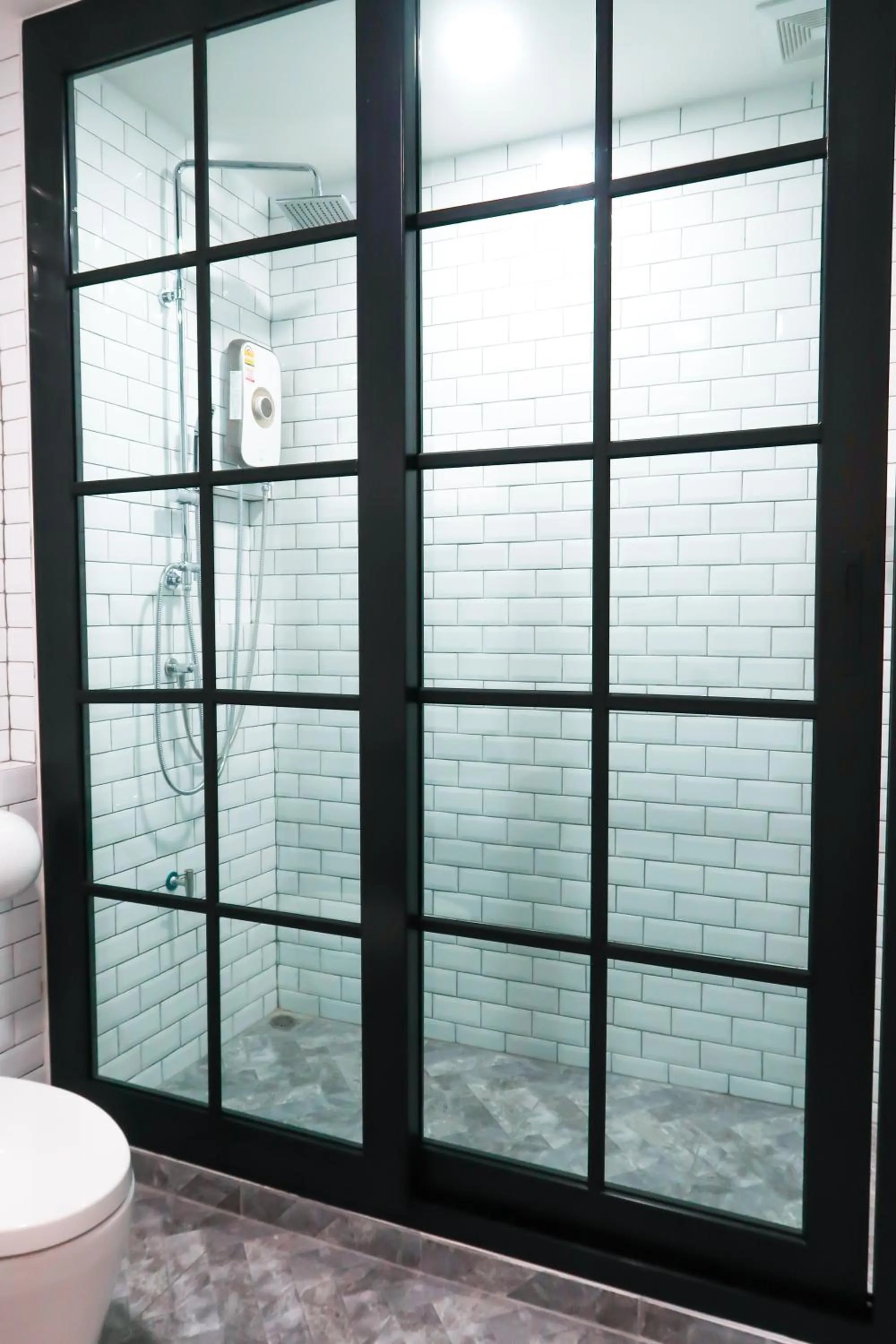 Shower in Home de Bear