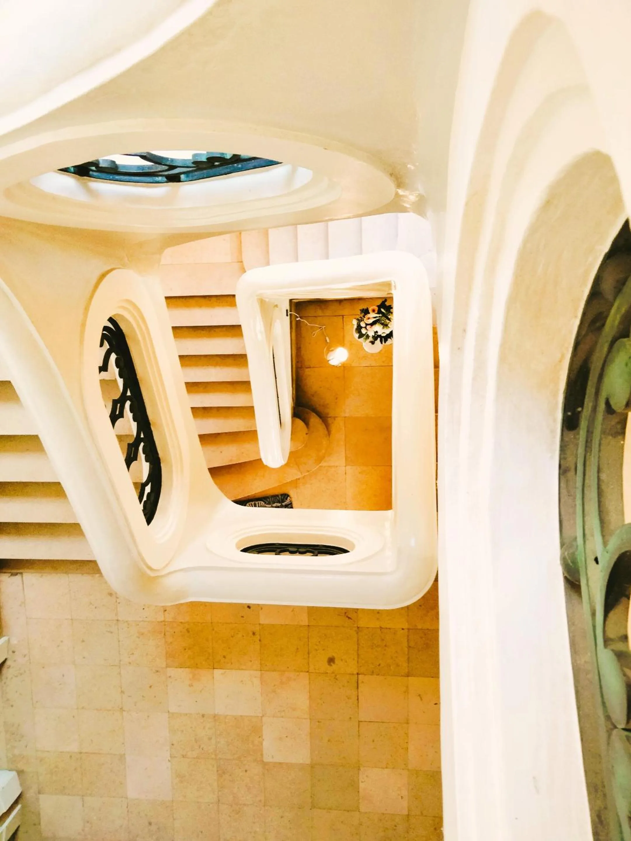 Lobby or reception in Quand la ville dort