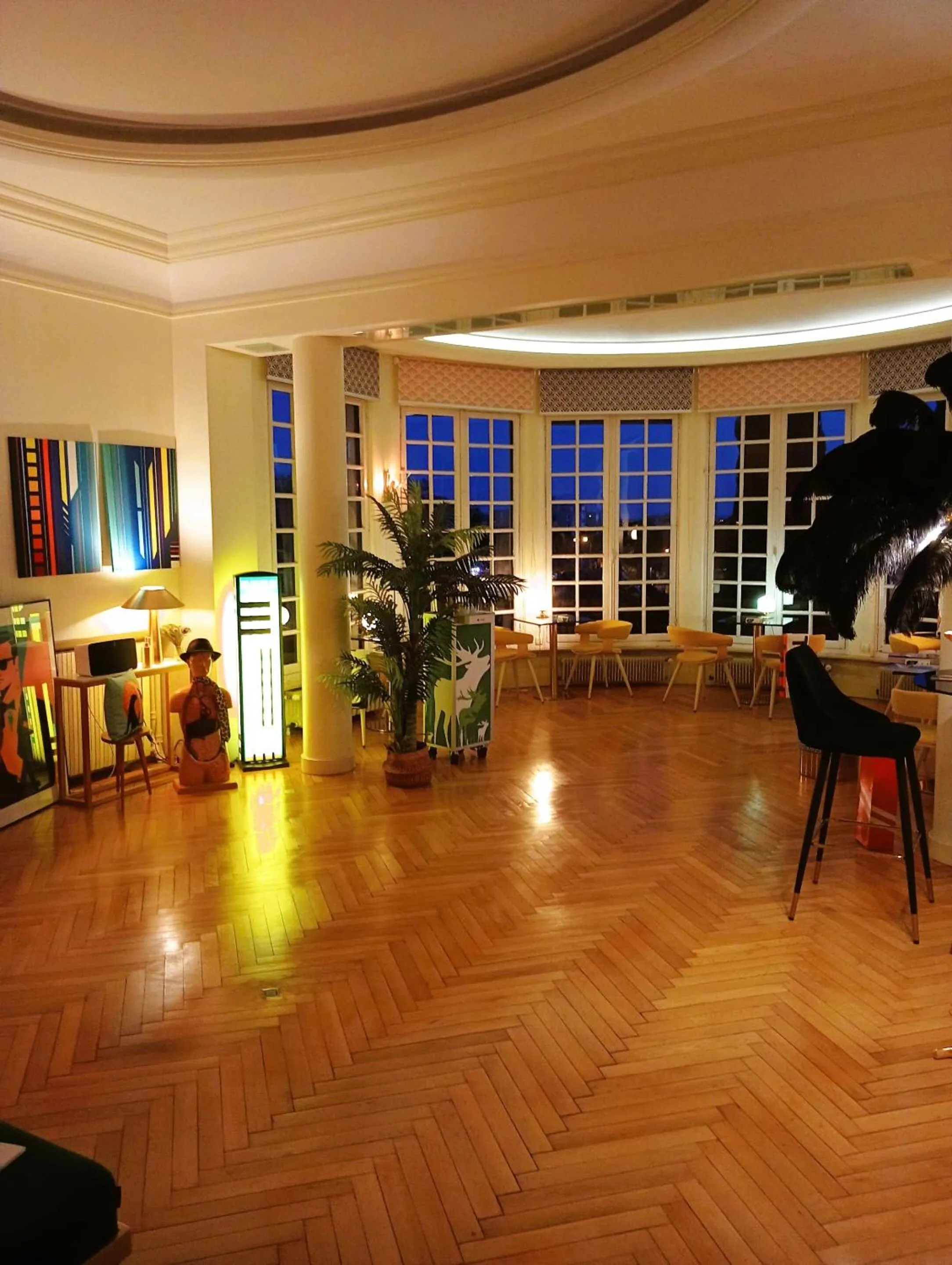 Lounge or bar in Quand la ville dort