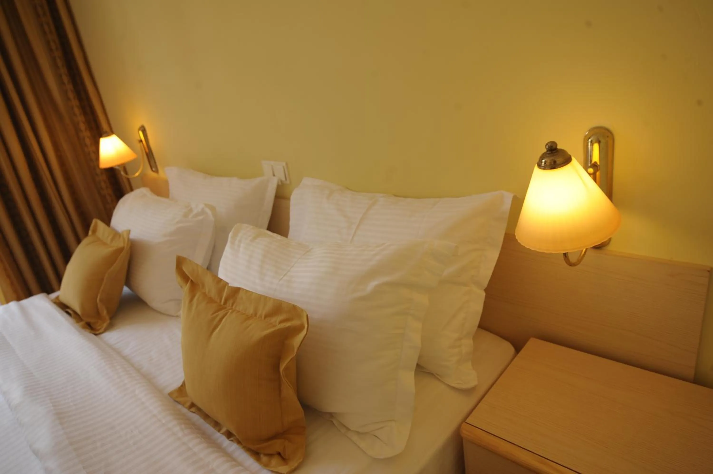 Bed in Hotel Valul Magic