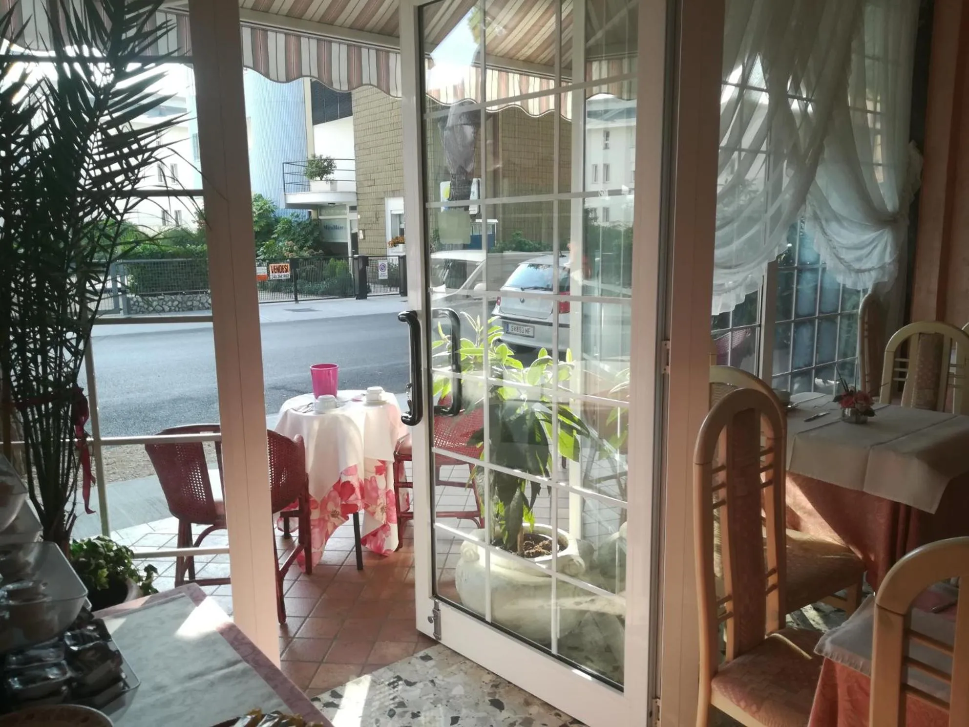 Restaurant/places to eat in Hotel Marco Polo