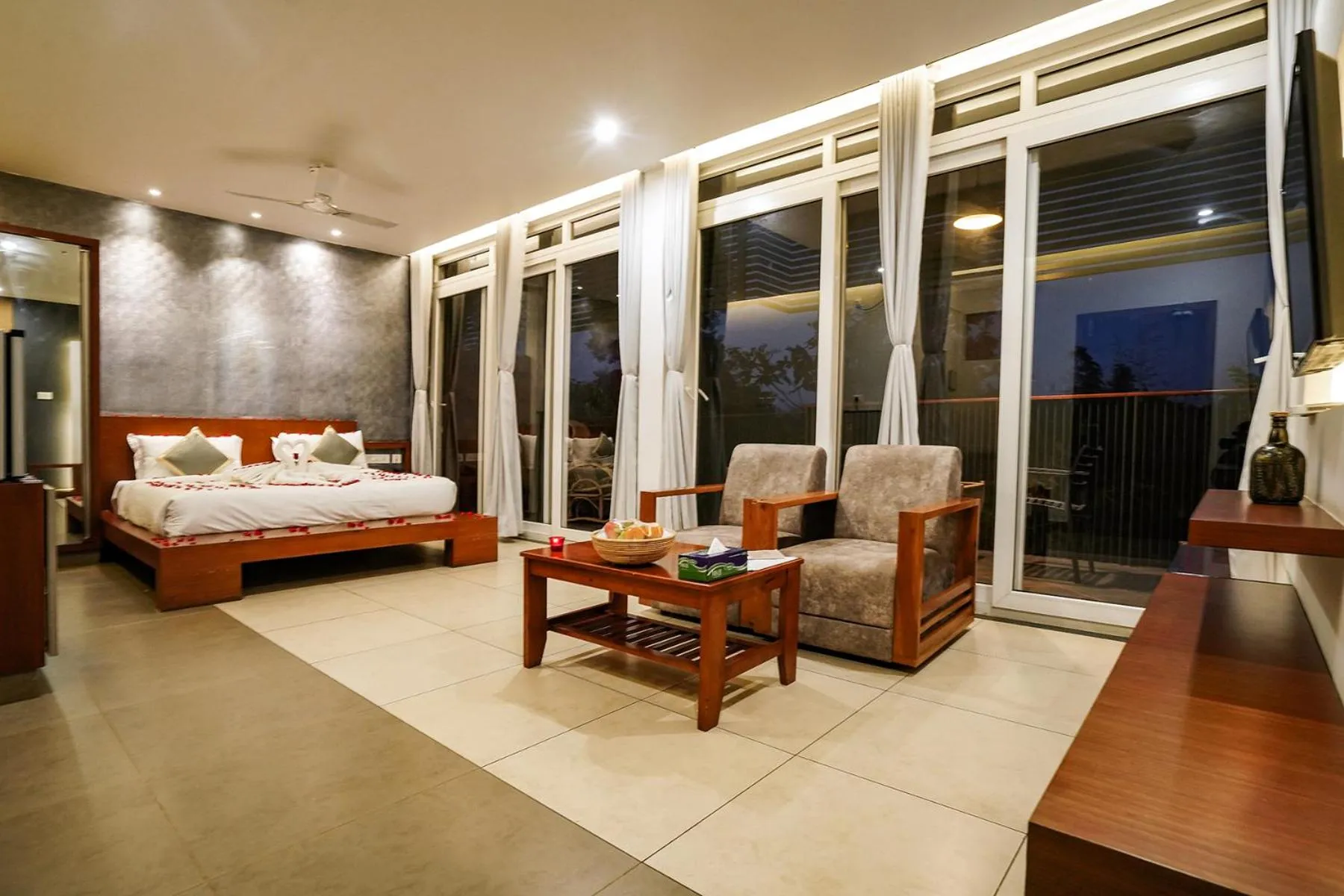 Property building, Bed in Kuruva Island Resort And Spa - By KABINI BREEZE