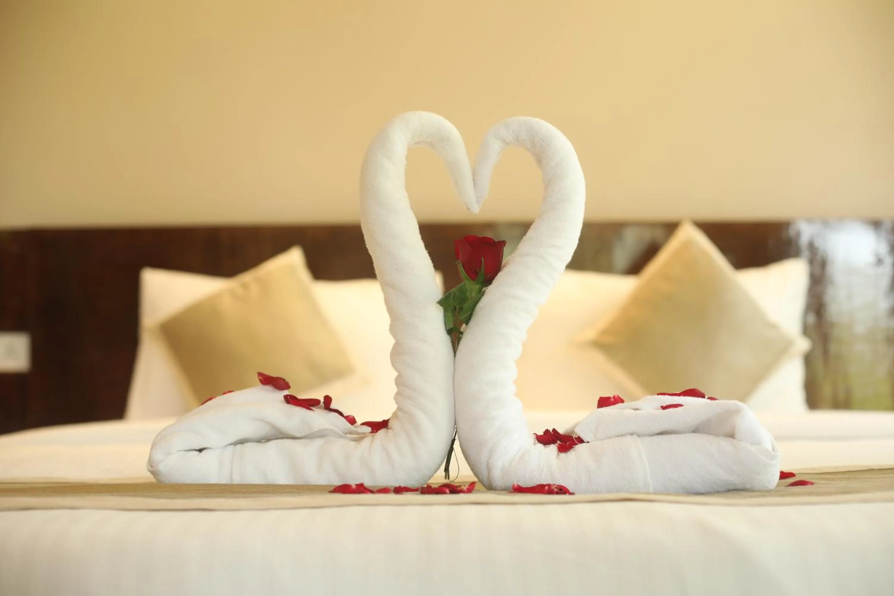 Bedroom, Bed in Kuruva Island Resort And Spa - By KABINI BREEZE