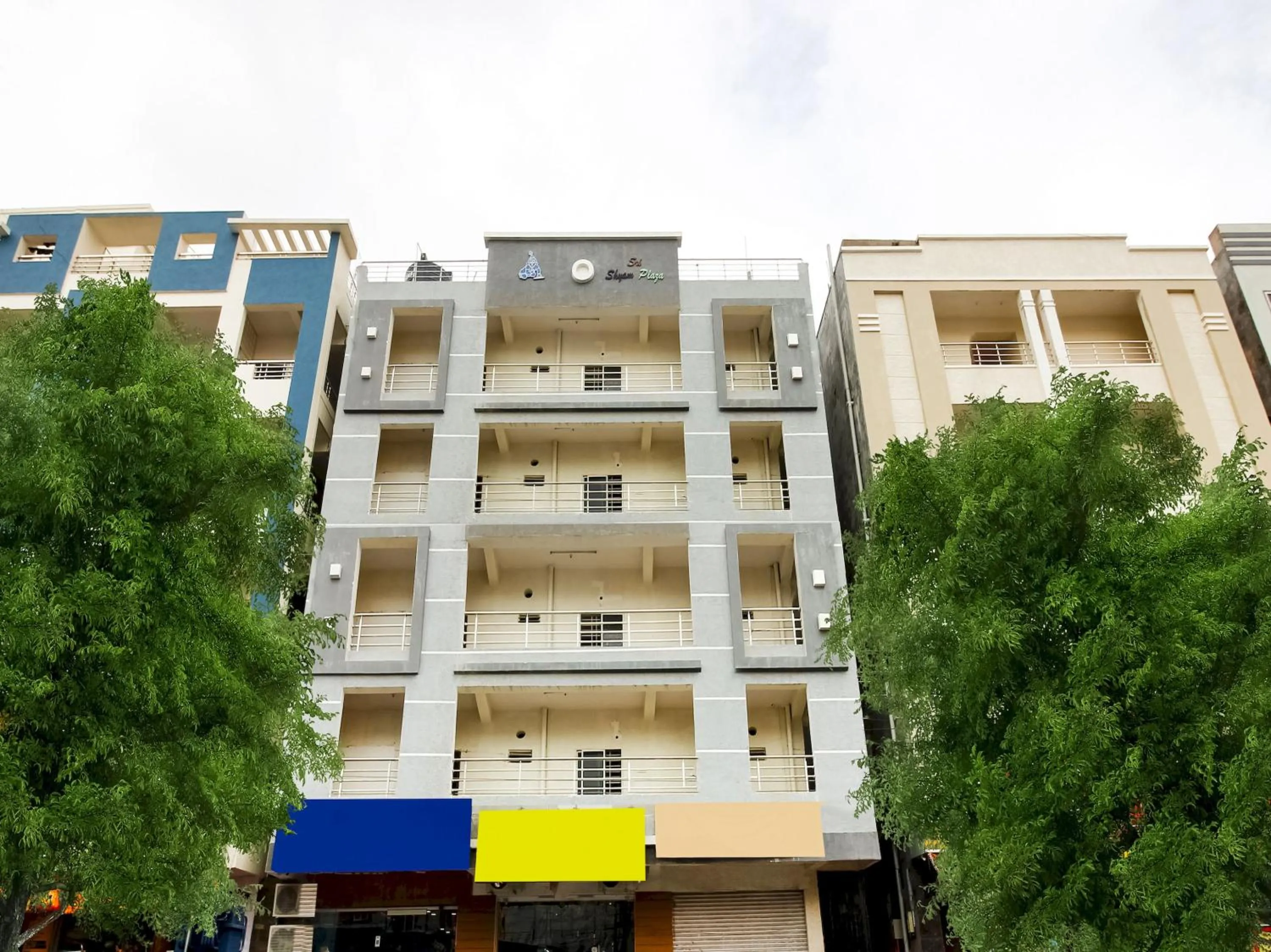 Facade/entrance in Hotel O Banyan Tree