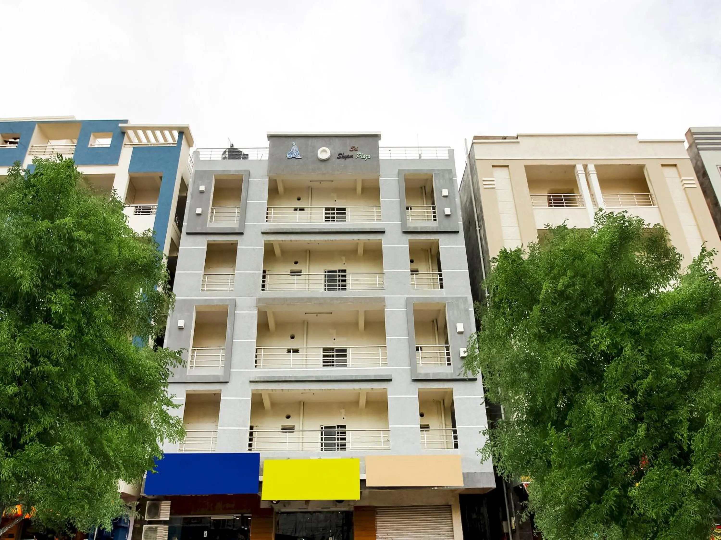 Facade/entrance in Hotel O Banyan Tree