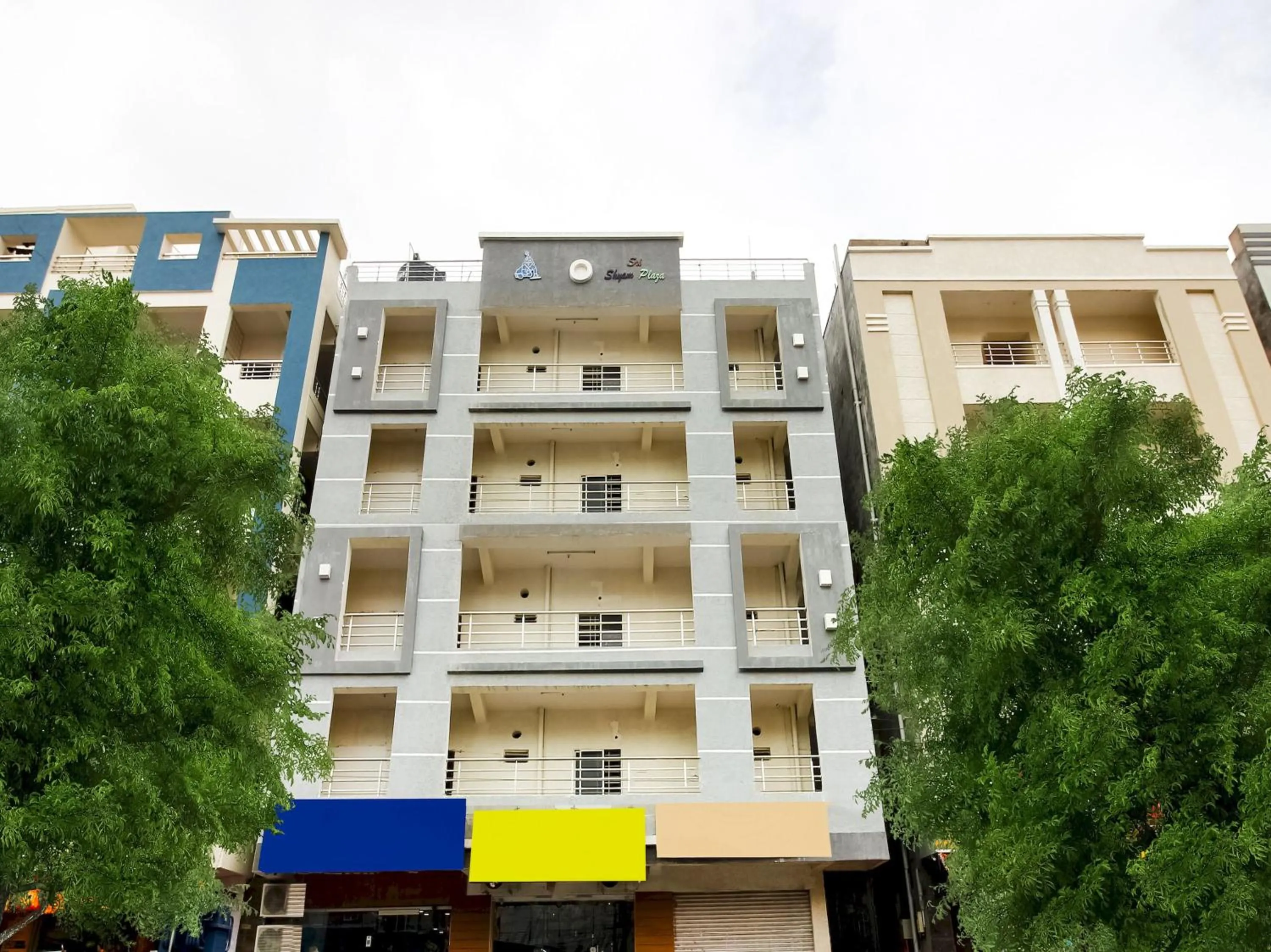 Facade/entrance in Hotel O Banyan Tree