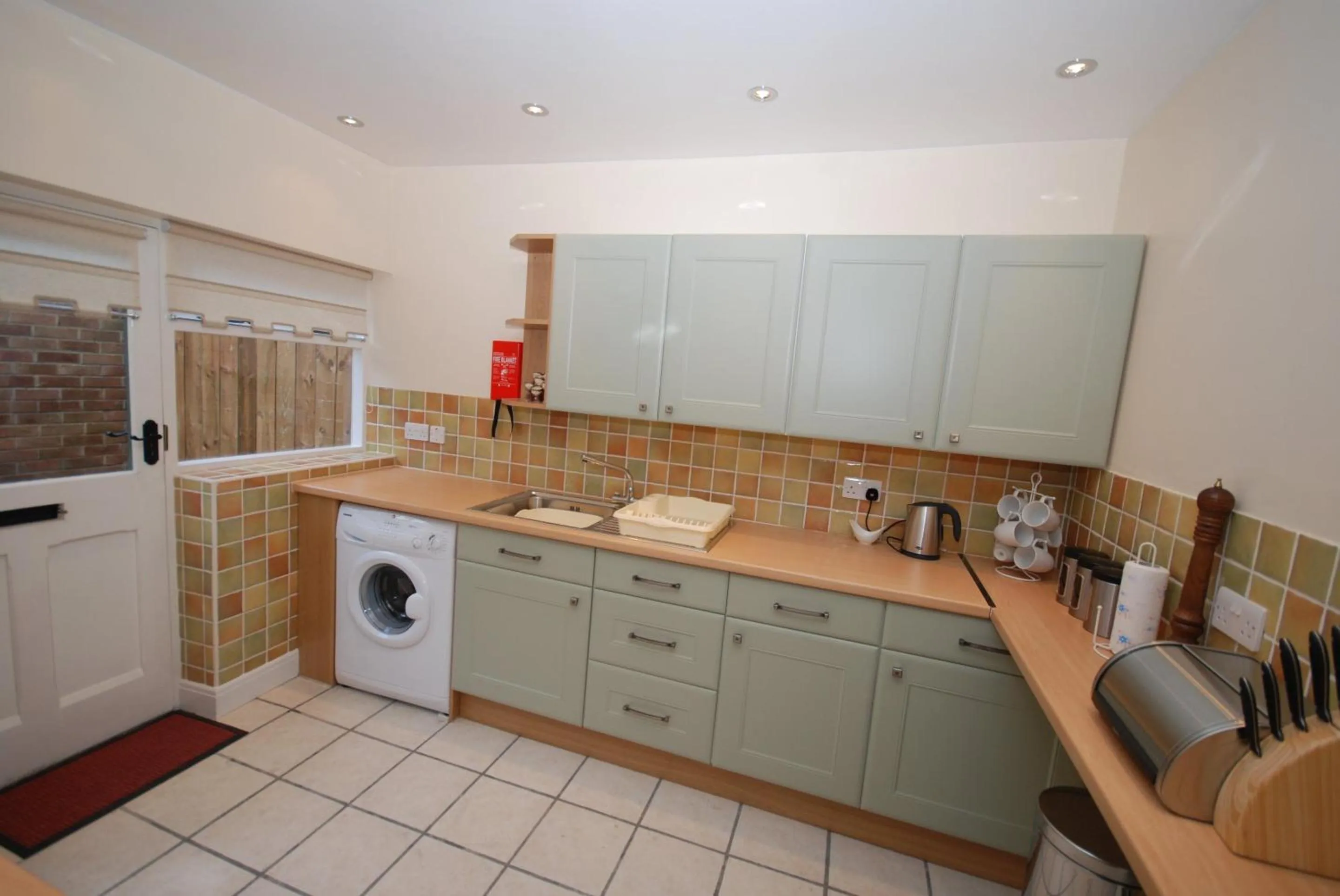 Dining area in Saltburn Holidays Bluebell Cottage