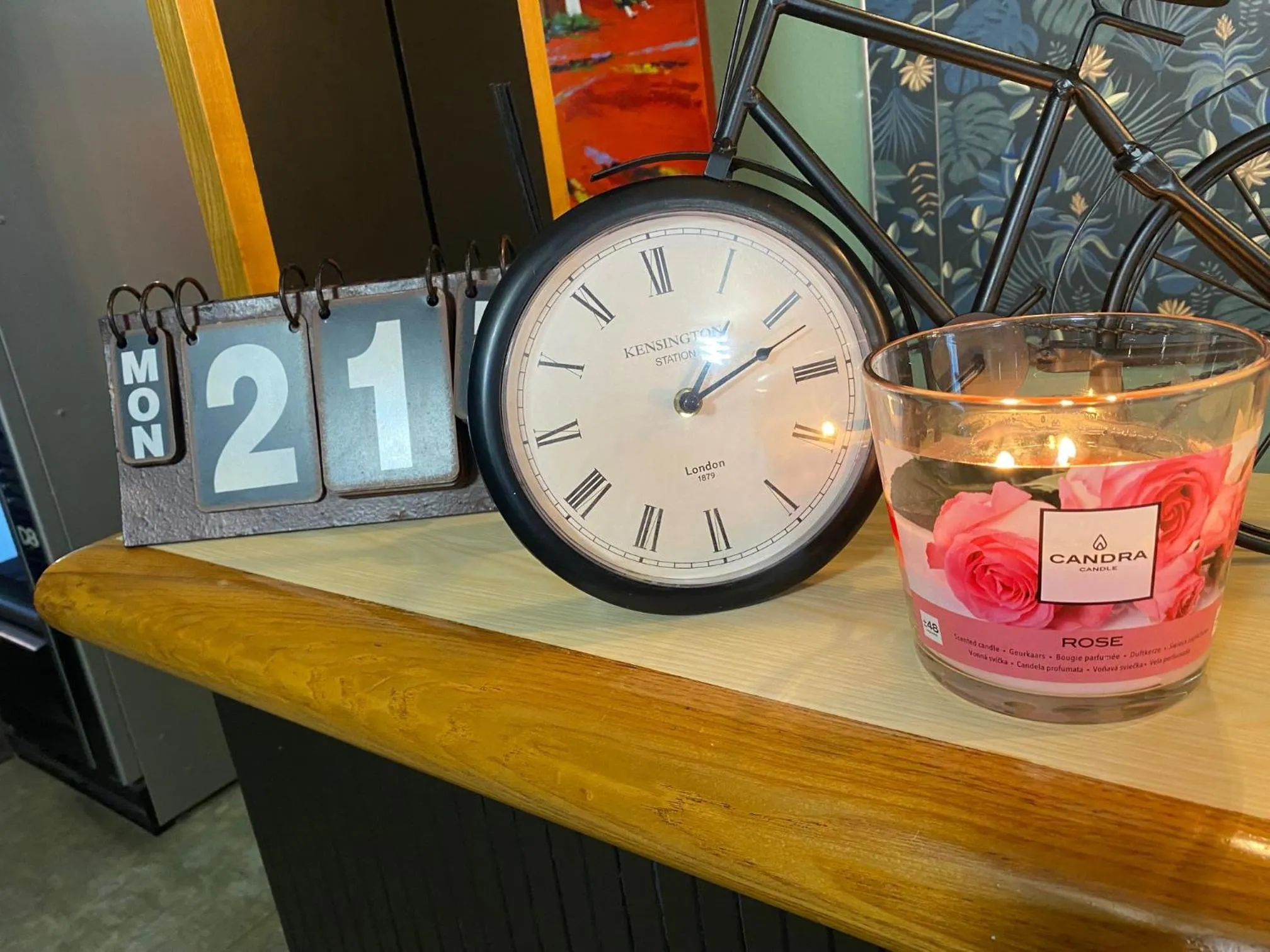 Decorative detail in Kyriad Direct Chilly-Mazarin