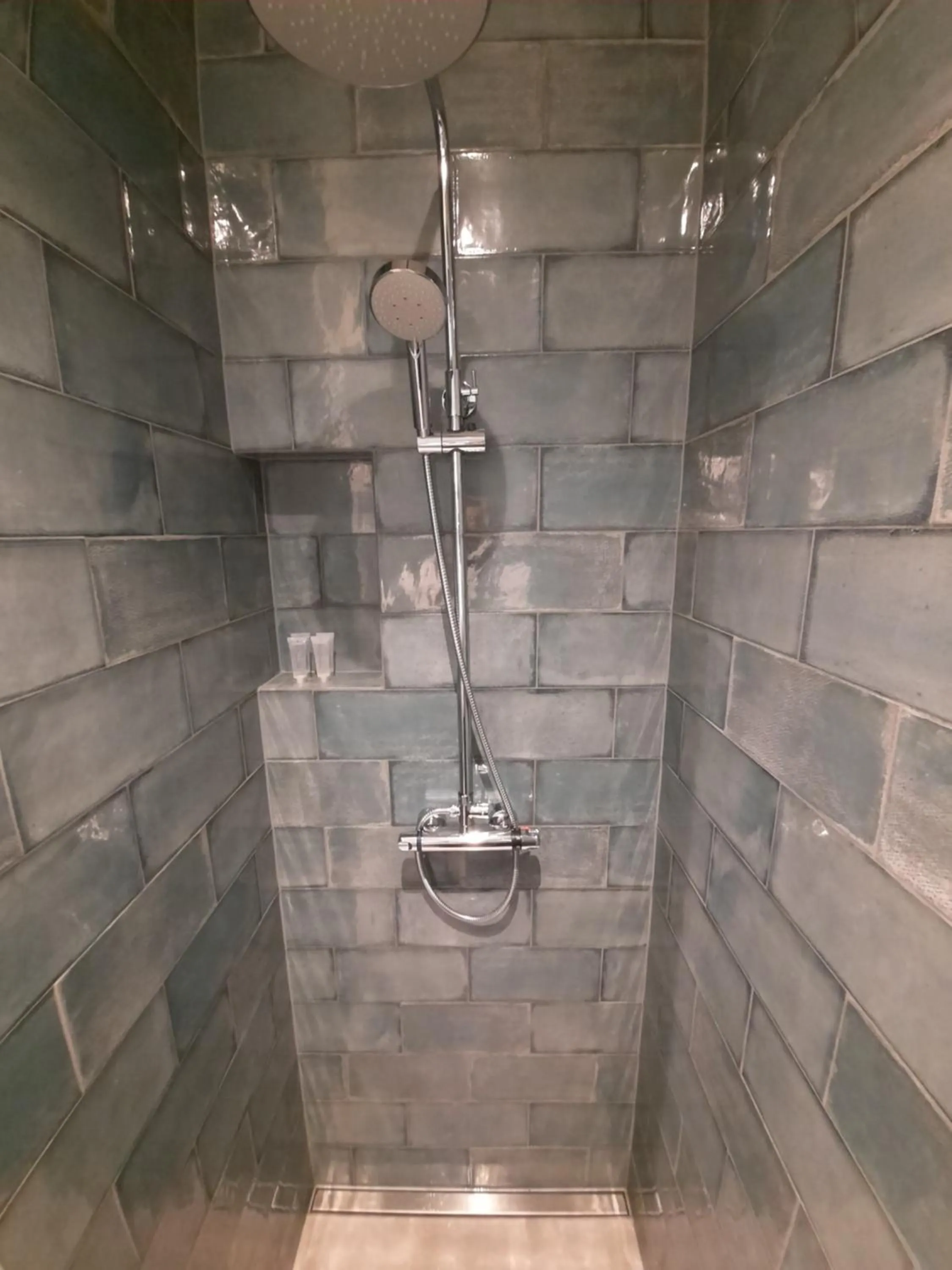 Shower in RoomWest