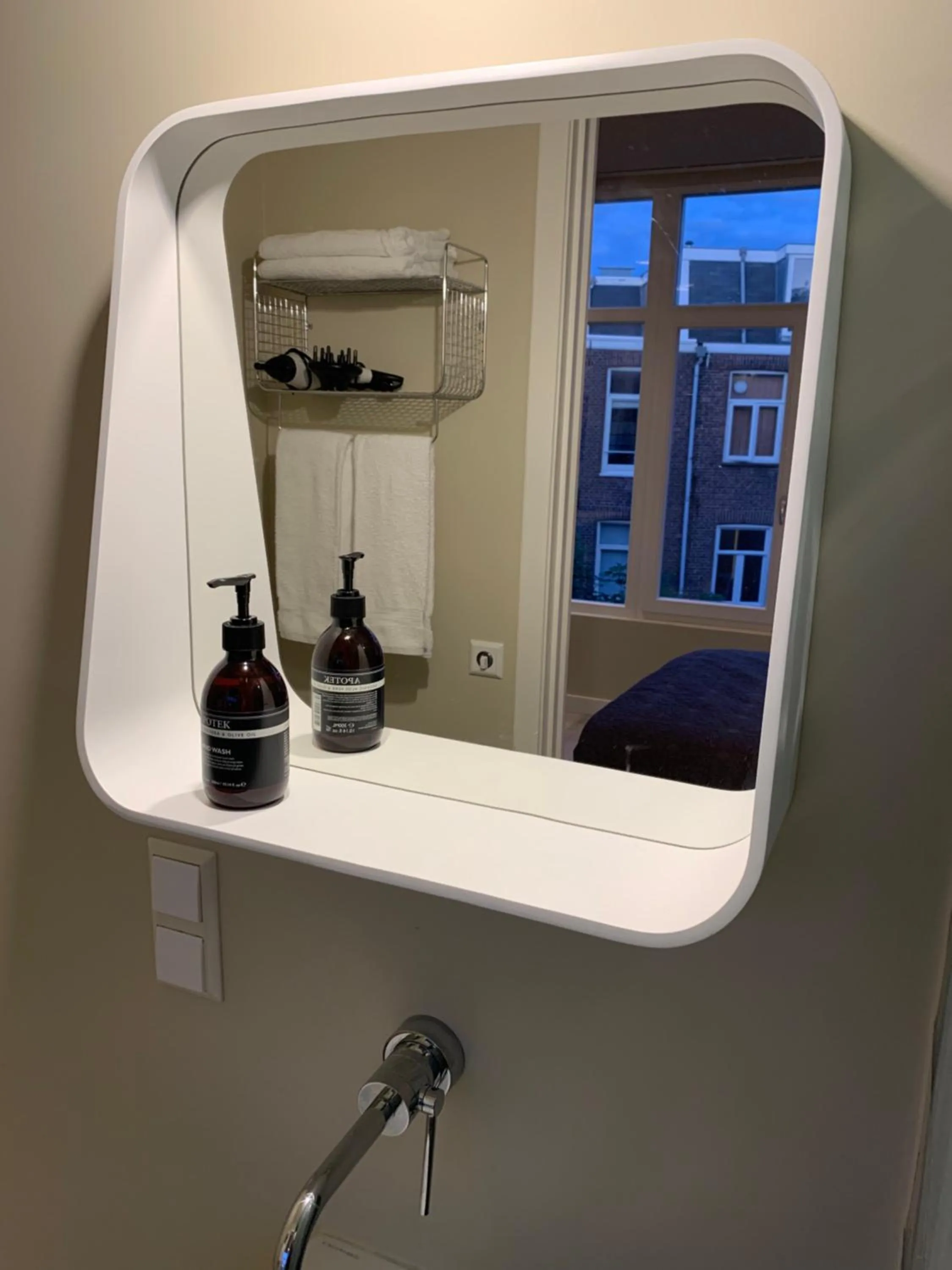 Bathroom in RoomWest