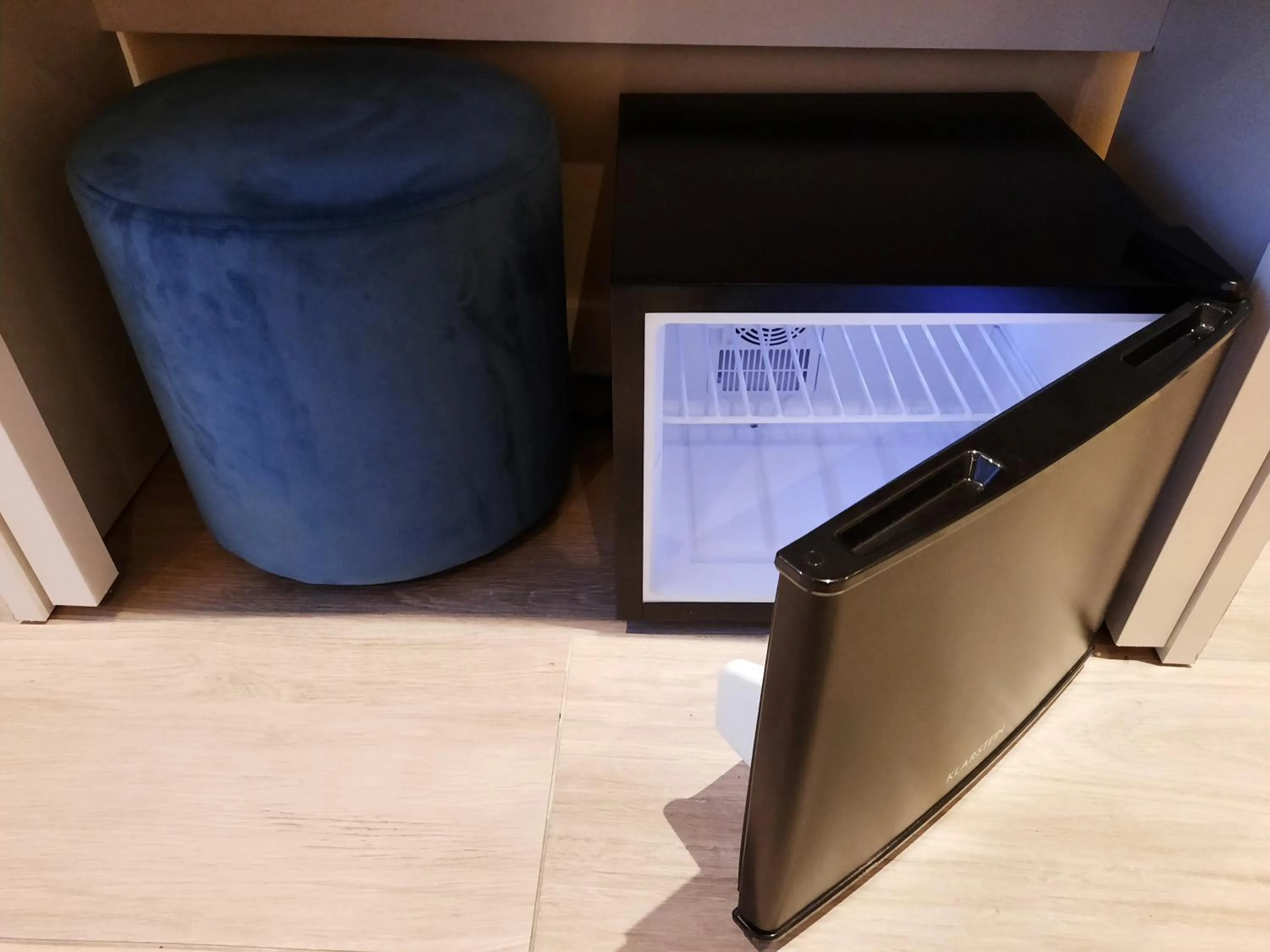 Coffee/tea facilities in RoomWest