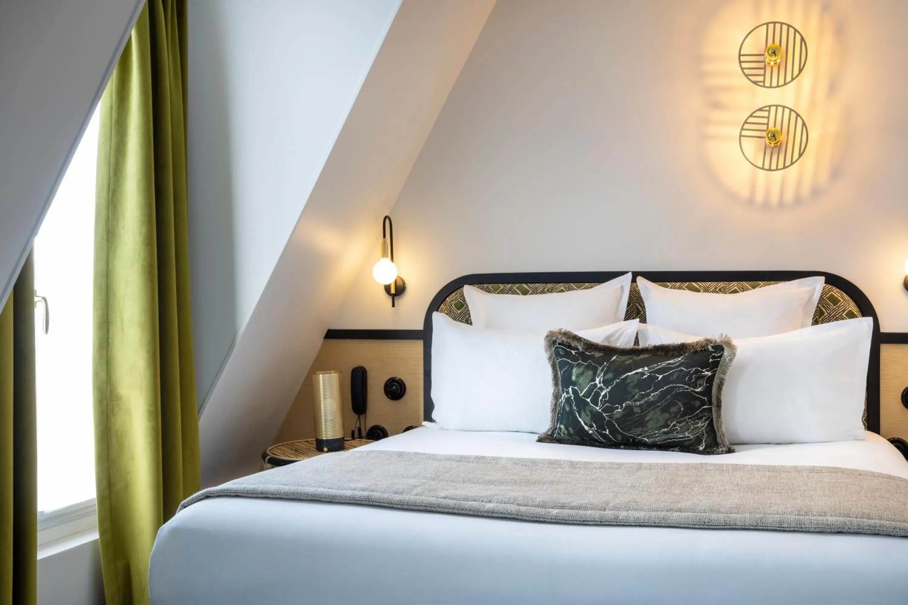 Bedroom, Bed in Grand Hôtel Chicago Bedroom, Bed in Grand Hôtel Chicago