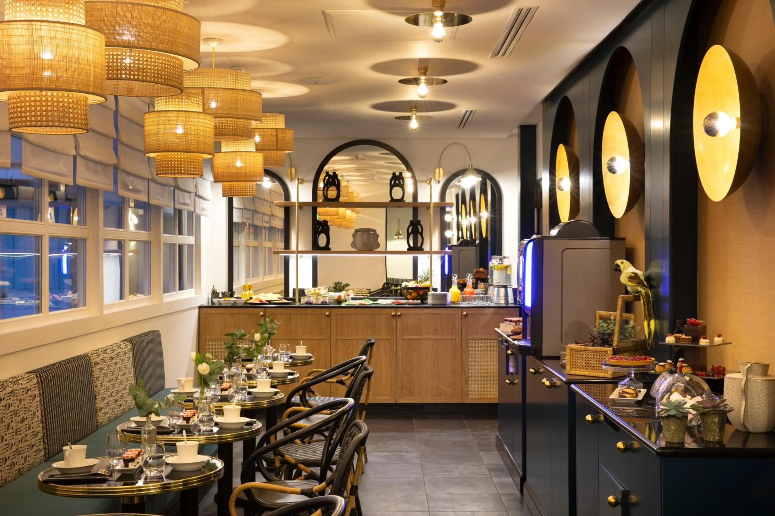 Buffet breakfast in Grand Hôtel Chicago