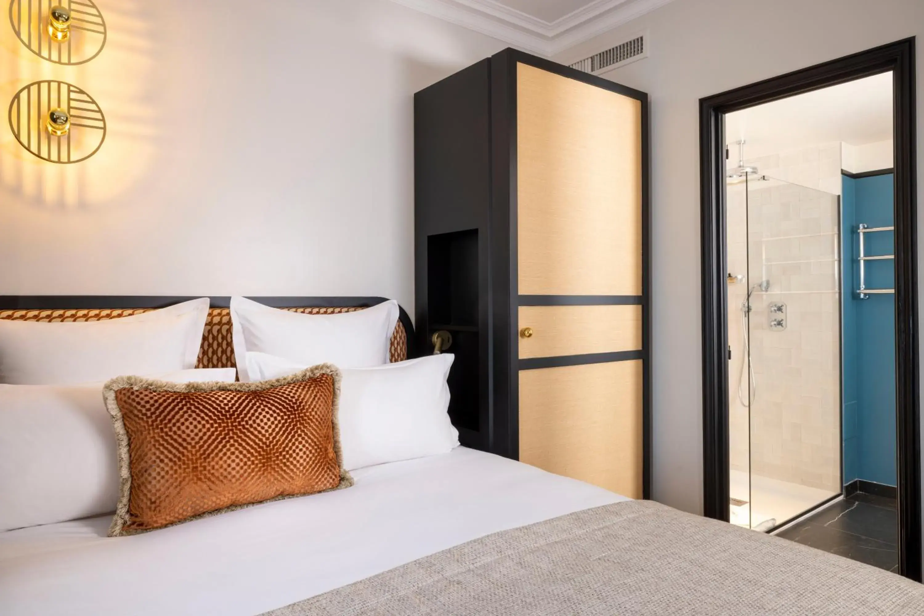 Photo of the whole room, Bed in Grand Hôtel Chicago Photo of the whole room, Bed in Grand Hôtel Chicago