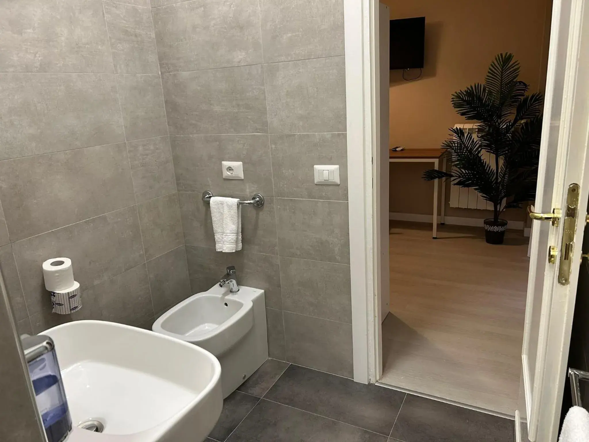 Single Room with Balcony in Villa Angeli Single Room with Balcony in Villa Angeli