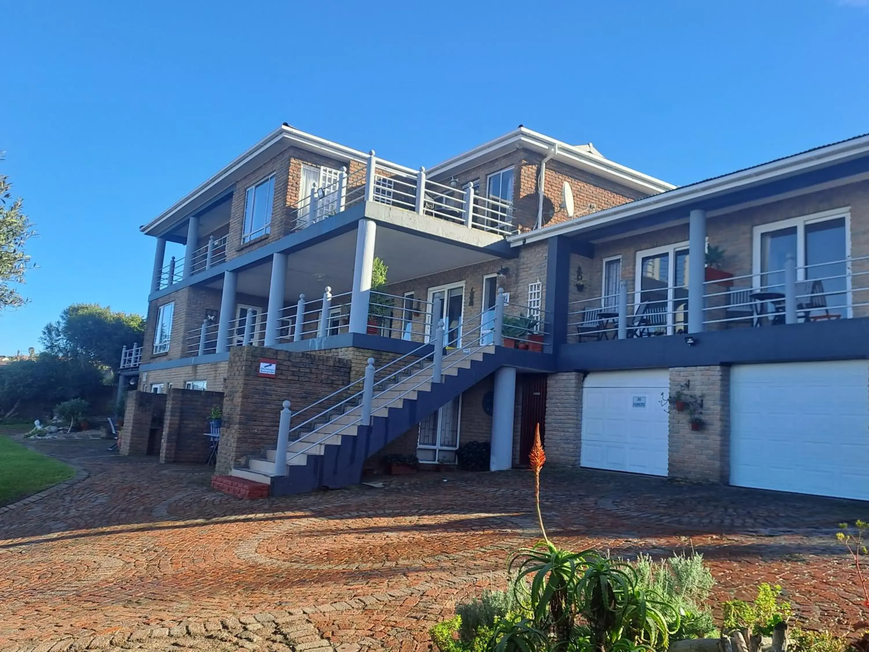 Amzee Bokmakierie Guest House Amzee Bokmakierie Guest House