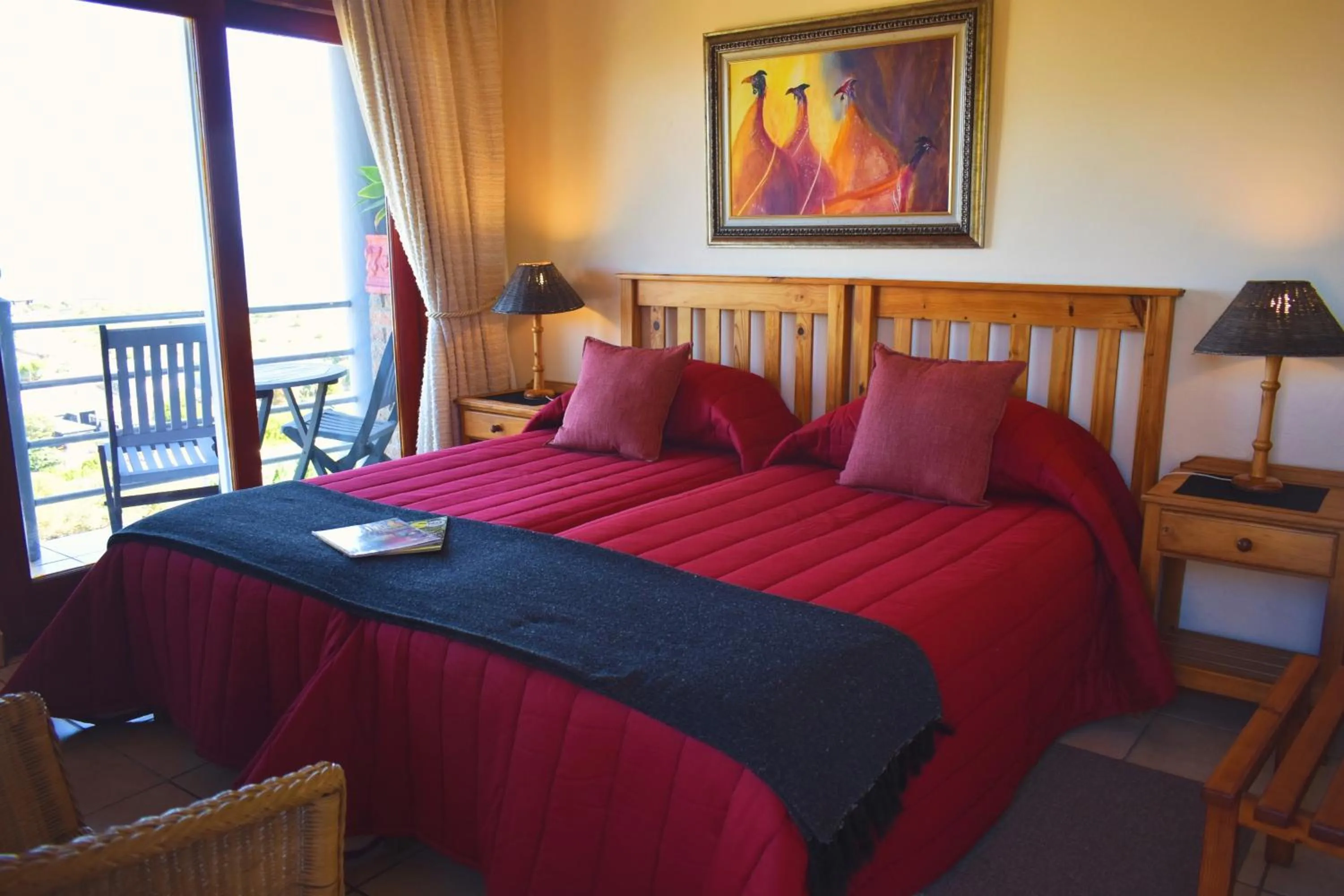 Shower, Bed in Amzee Bokmakierie Guest House