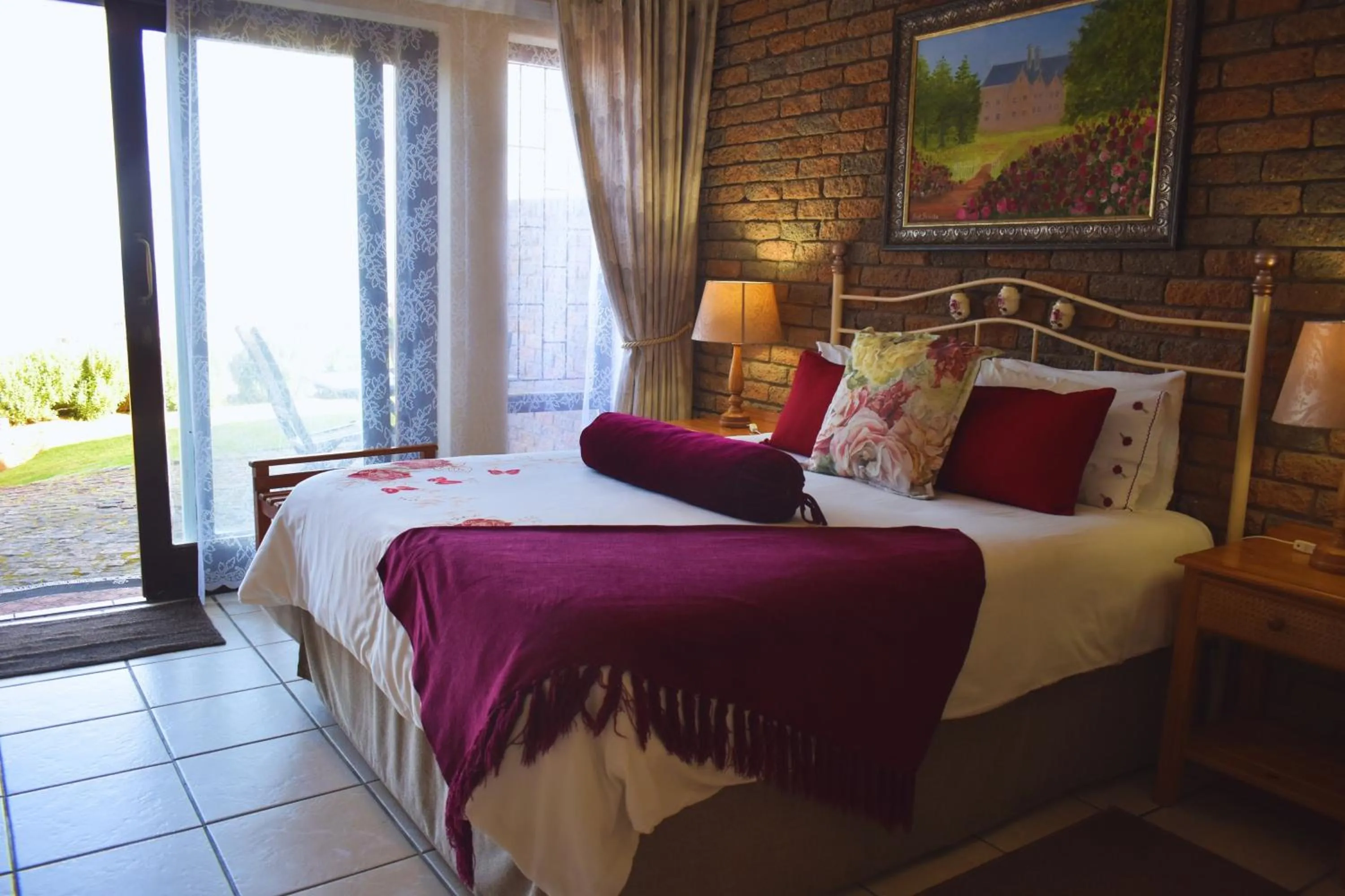 Bed in Amzee Bokmakierie Guest House