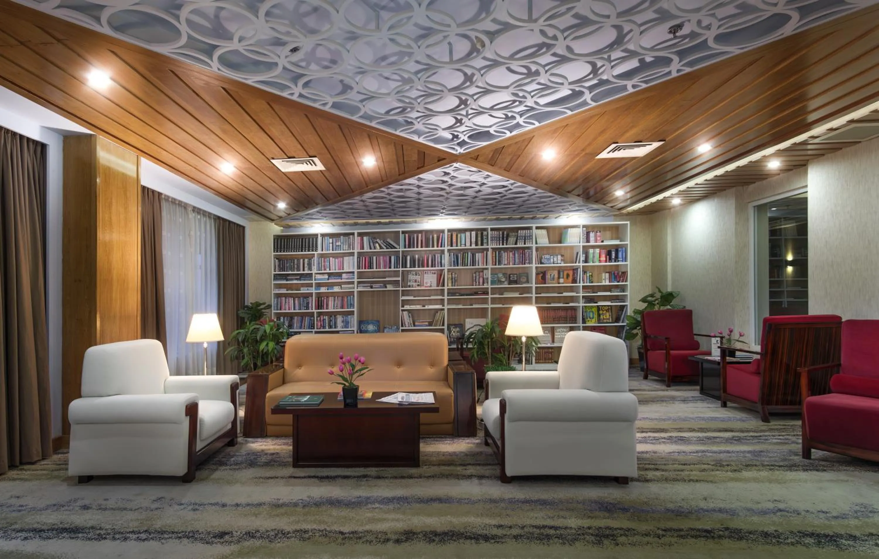 Library in Grand Sultan Tea Resort & Golf