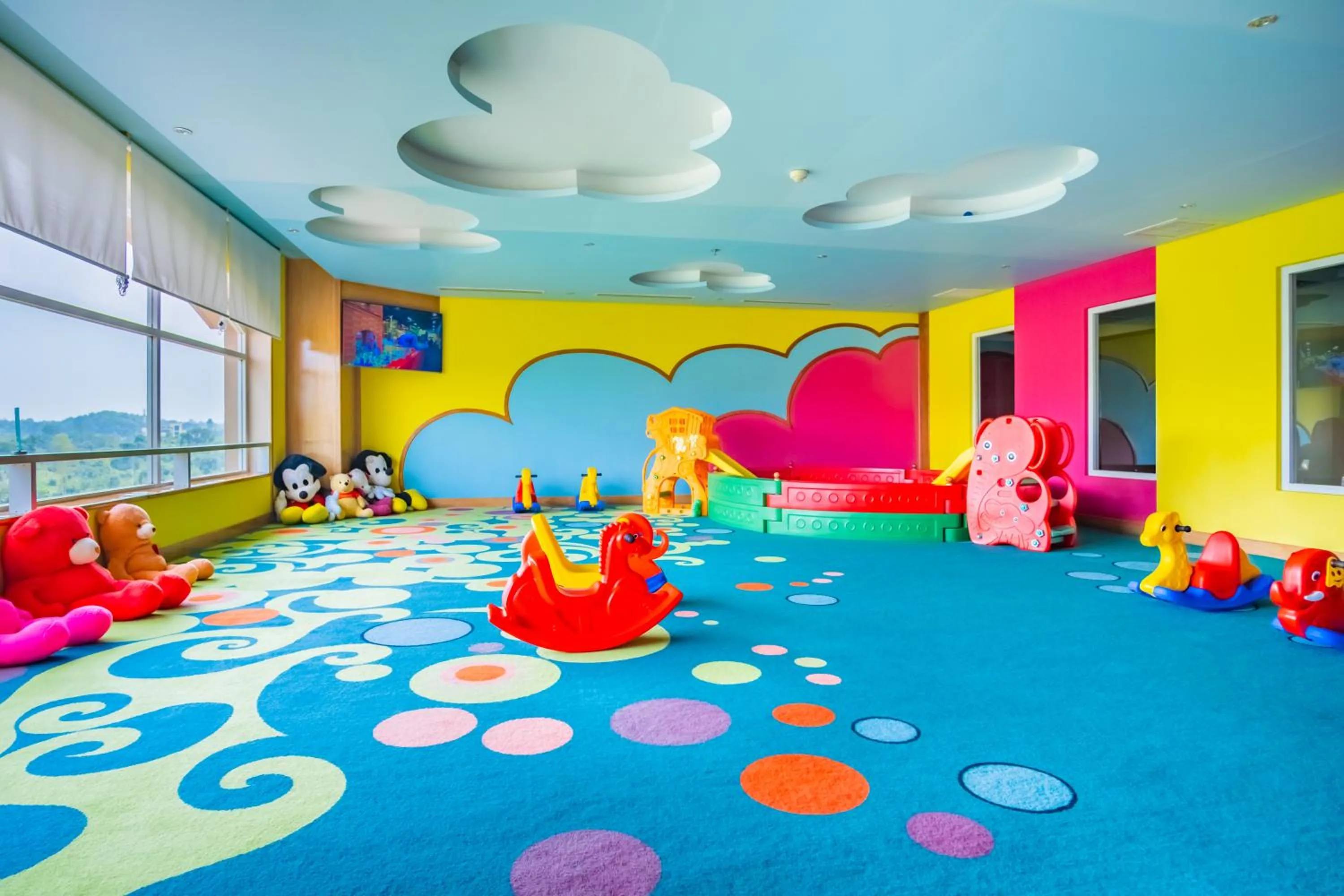 children in Grand Sultan Tea Resort & Golf