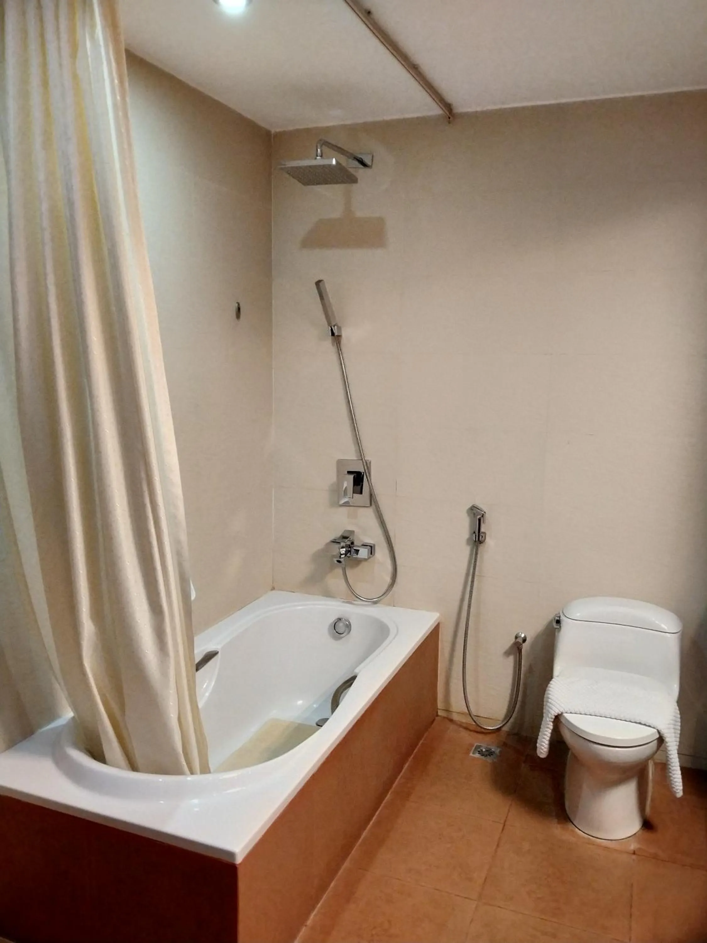 Bathroom in Grand Sultan Tea Resort & Golf