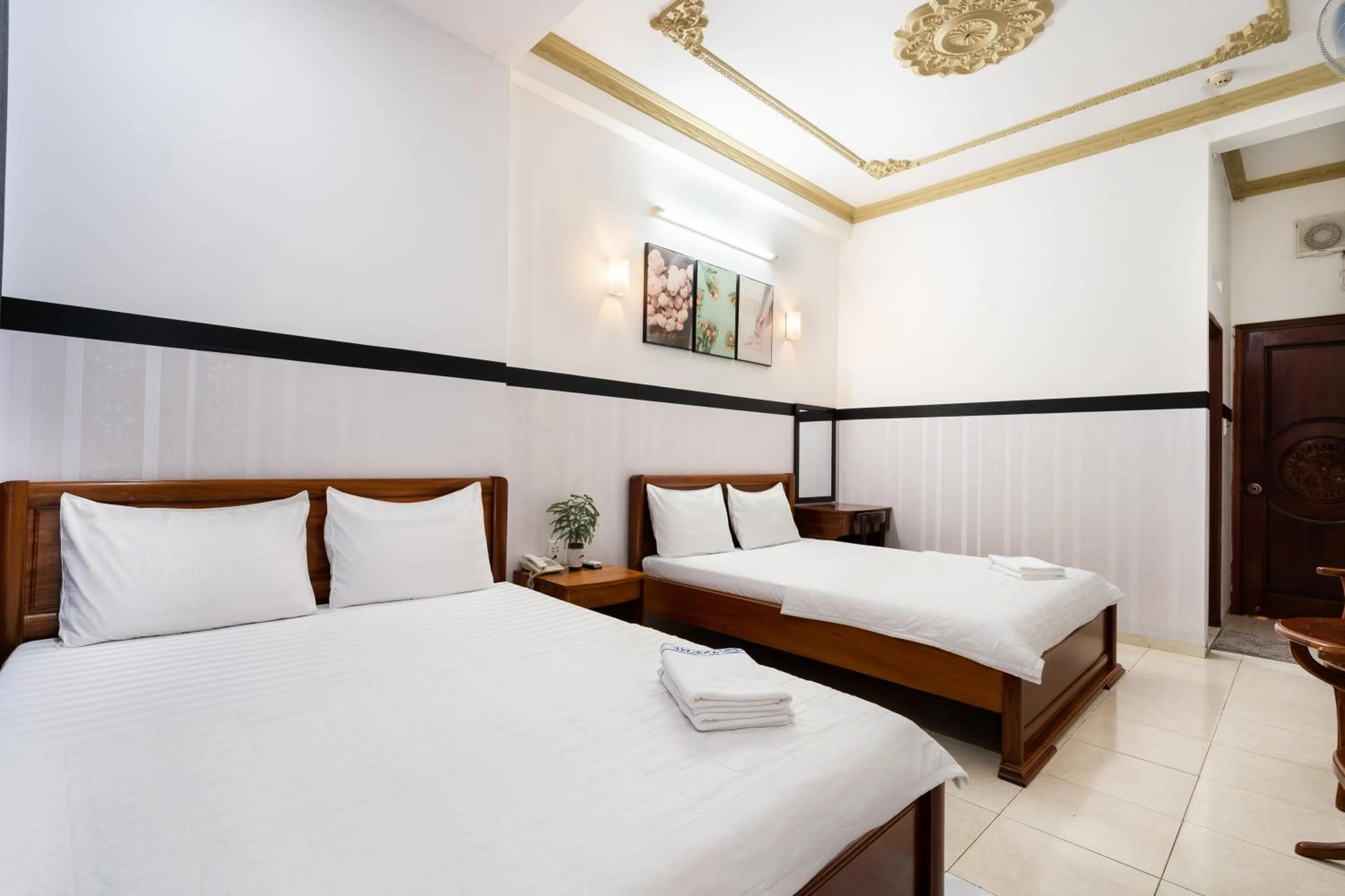 Bed in Lam Sơn Hotel