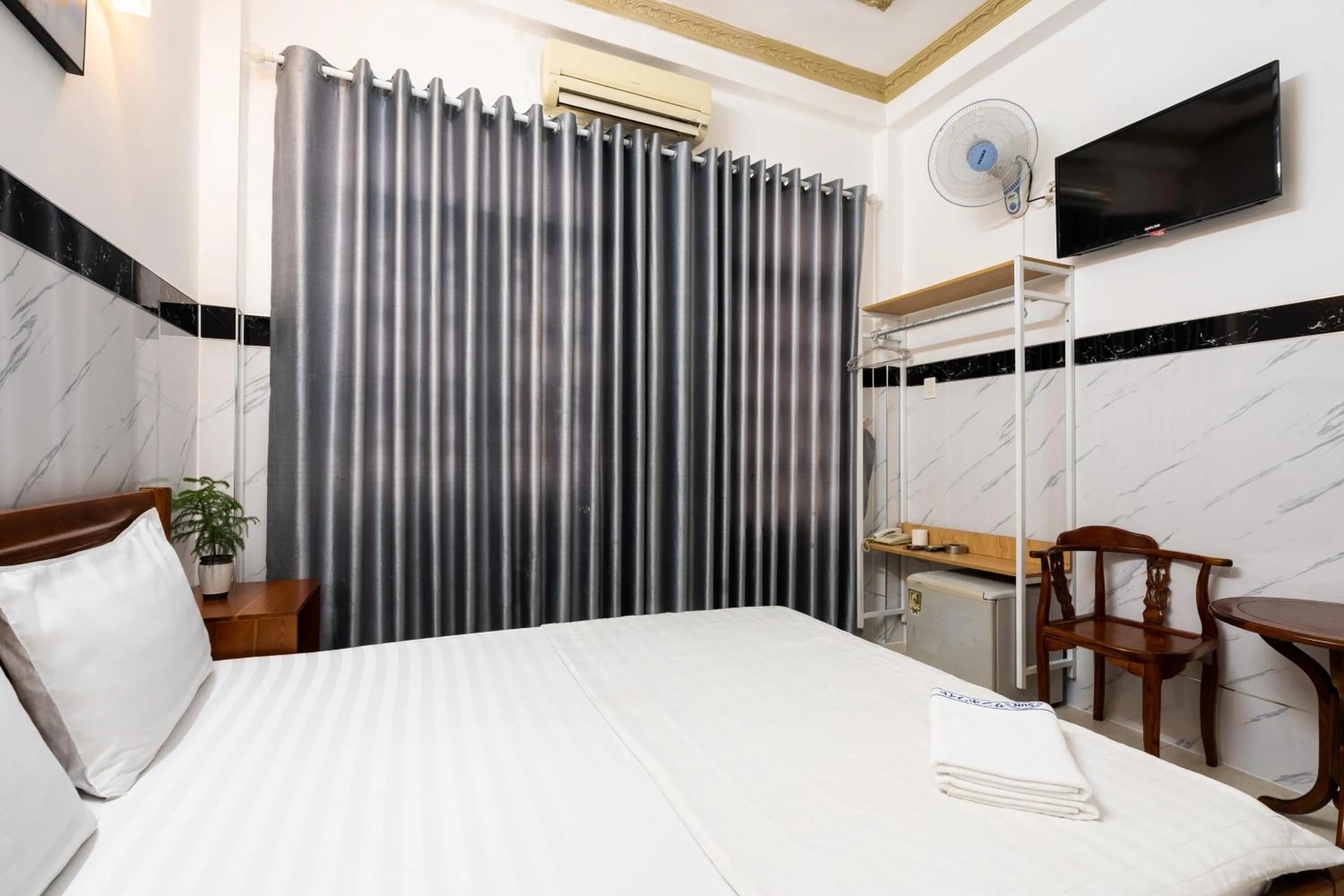 Bed in Lam Sơn Hotel