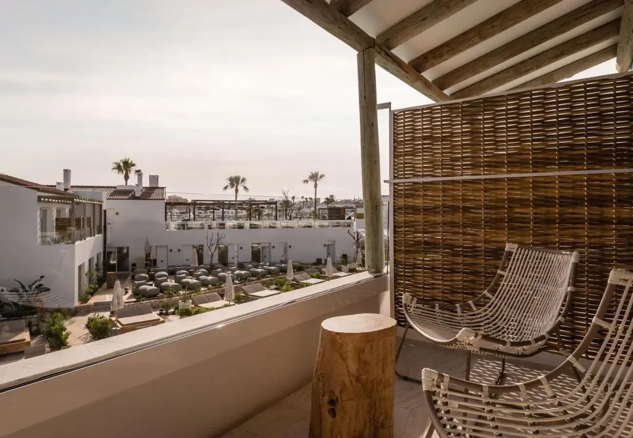 Double Room with Pool View in Lago Resort Menorca - Suites del Lago Adults Only Double Room with Pool View in Lago Resort Menorca - Suites del Lago Adults Only