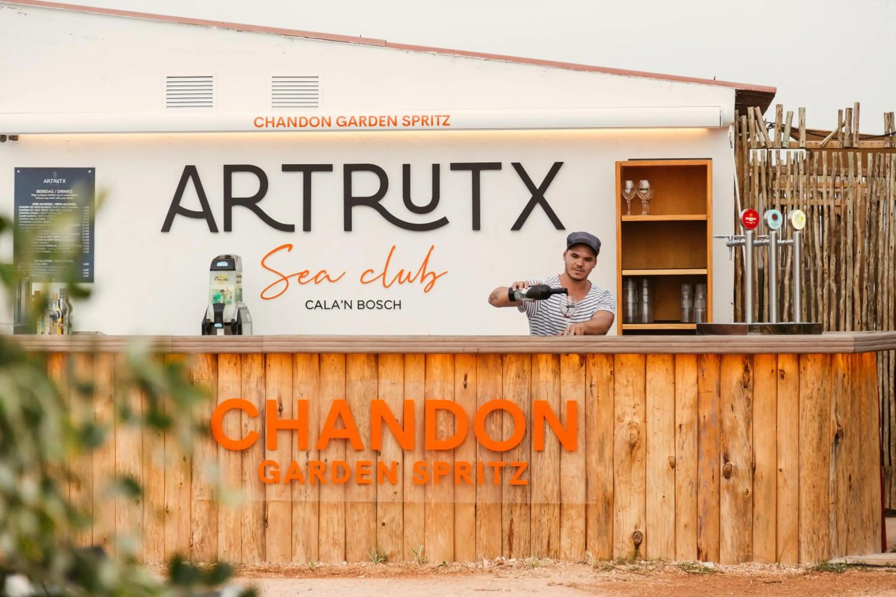 Lounge or bar in Lago Resort Menorca - Suites del Lago Adults Only