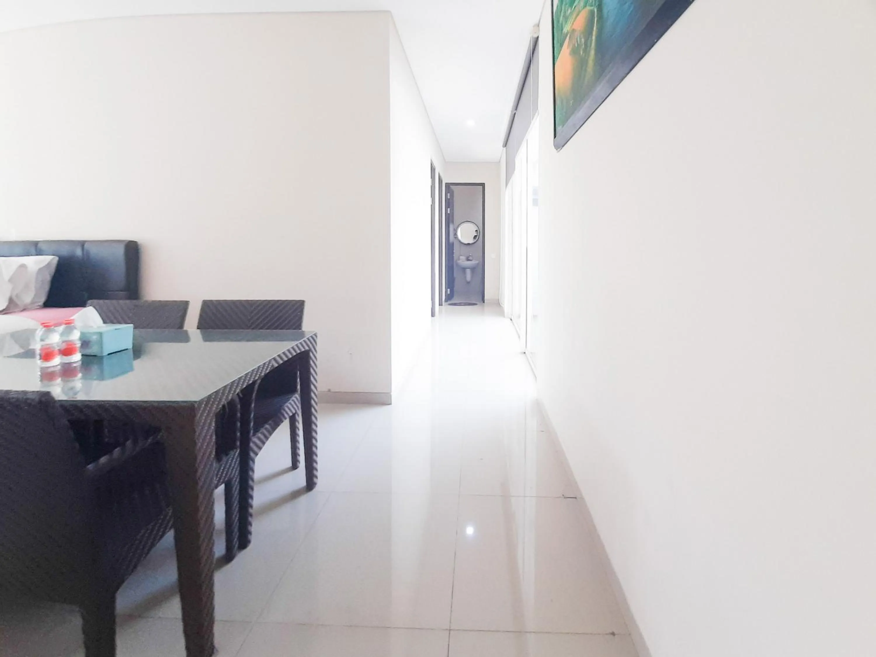 Seating area in RedDoorz at Villa Taman Dayu Pandaan 2