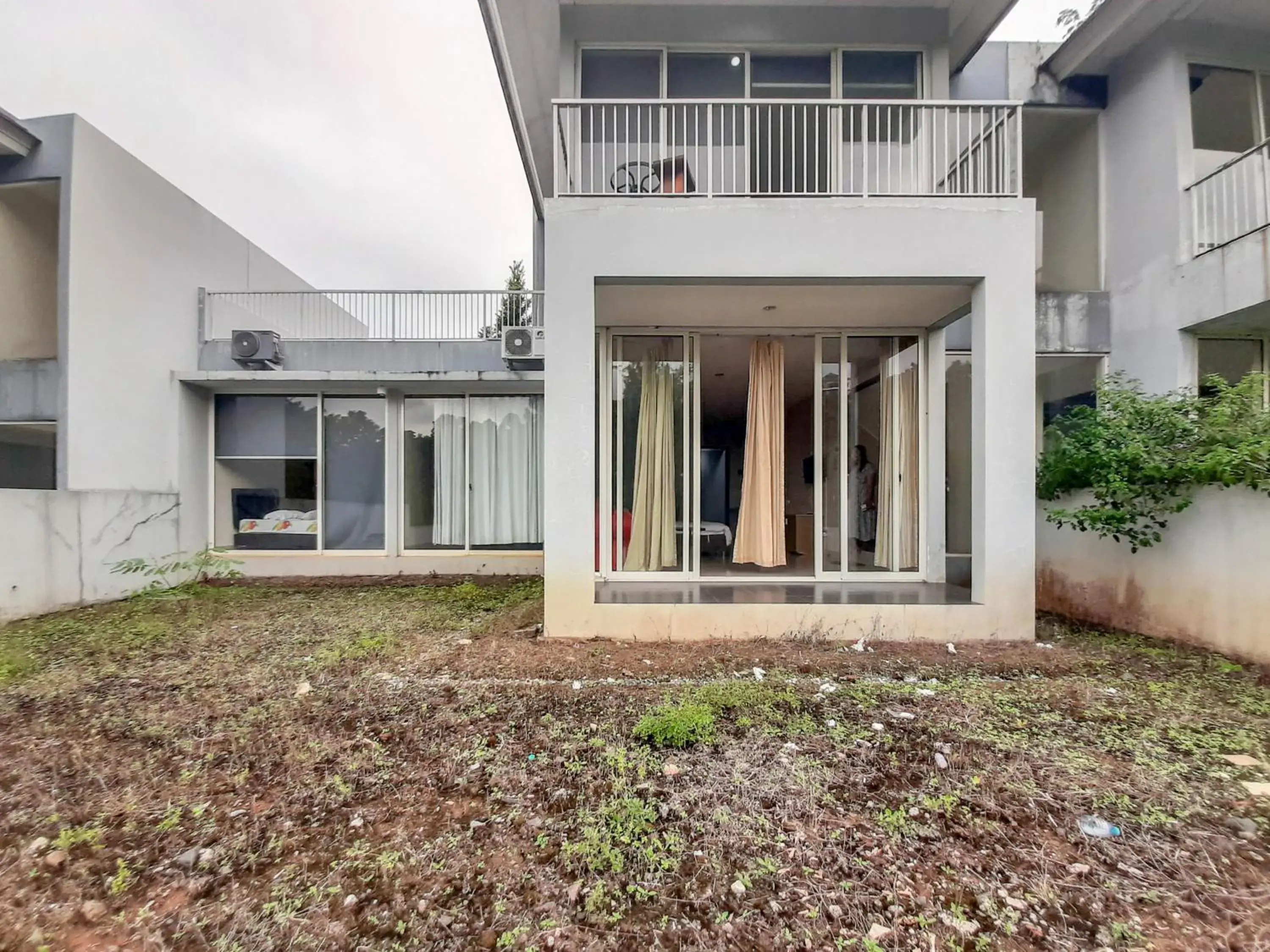 Property building in RedDoorz at Villa Taman Dayu Pandaan 2 Property building in RedDoorz at Villa Taman Dayu Pandaan 2