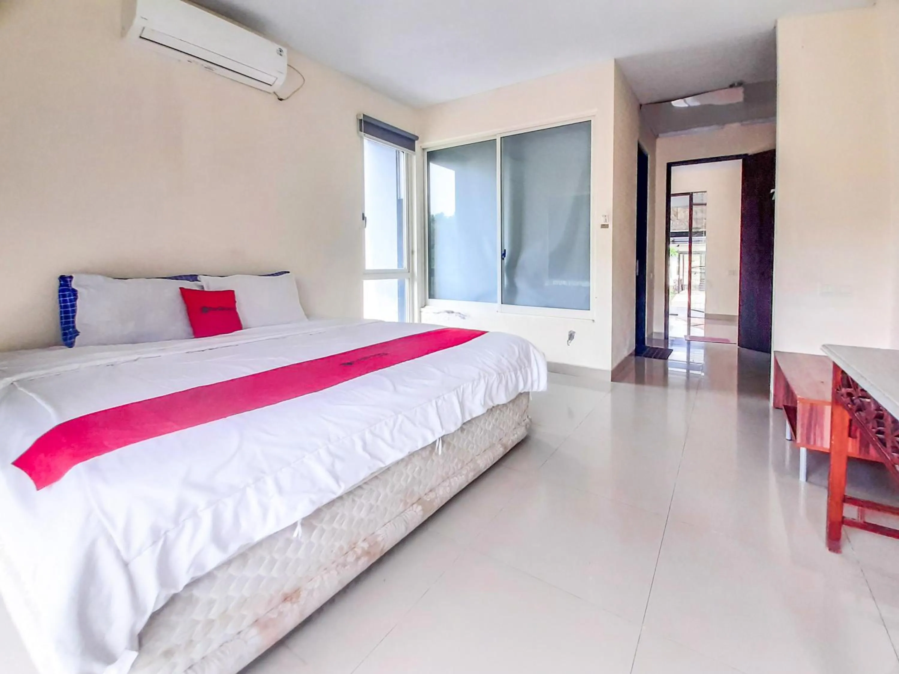 Bedroom in RedDoorz at Villa Taman Dayu Pandaan 2