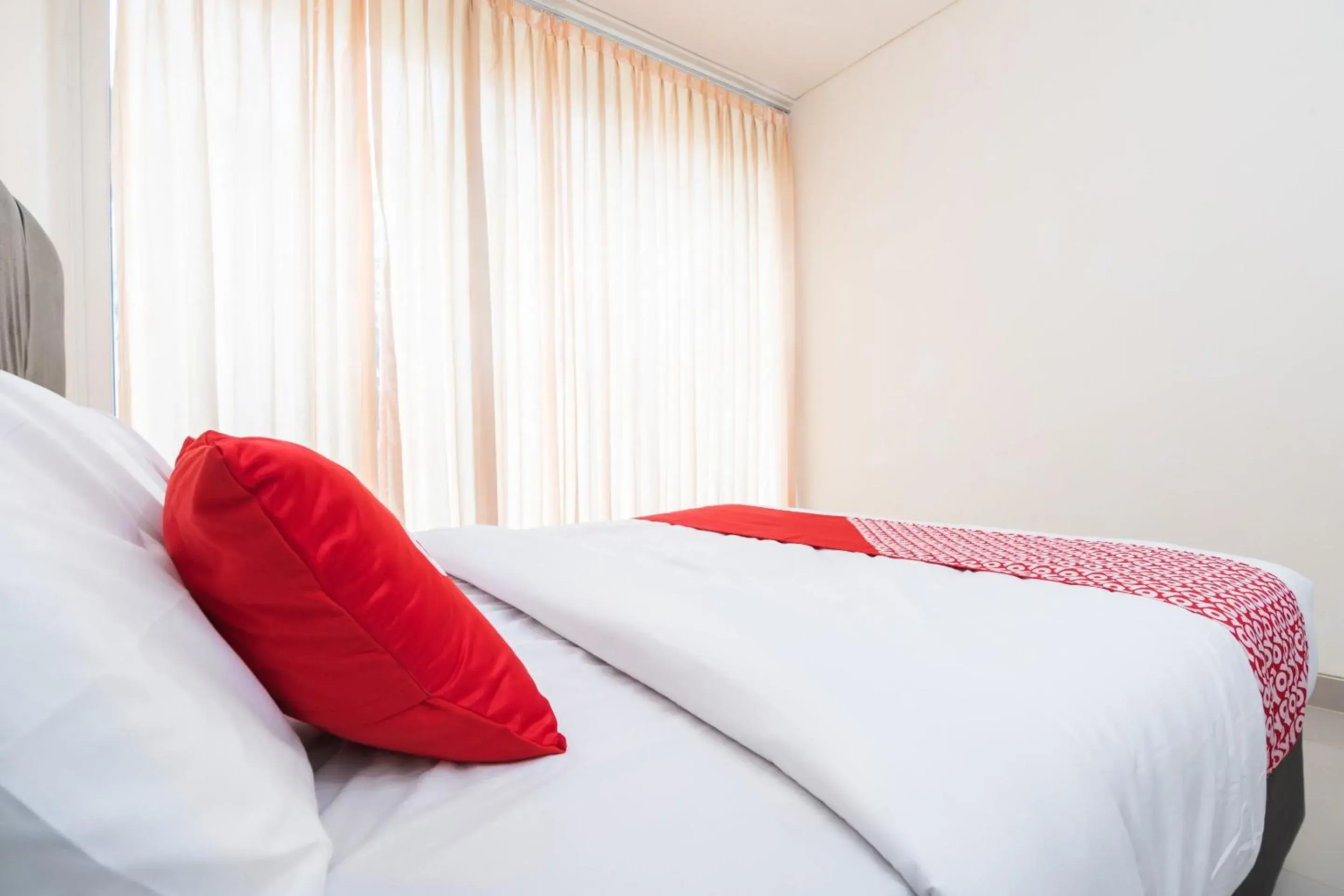 Bedroom, Bed in OYO 2001 Taman Dayu Villa Golf View Bedroom, Bed in OYO 2001 Taman Dayu Villa Golf View