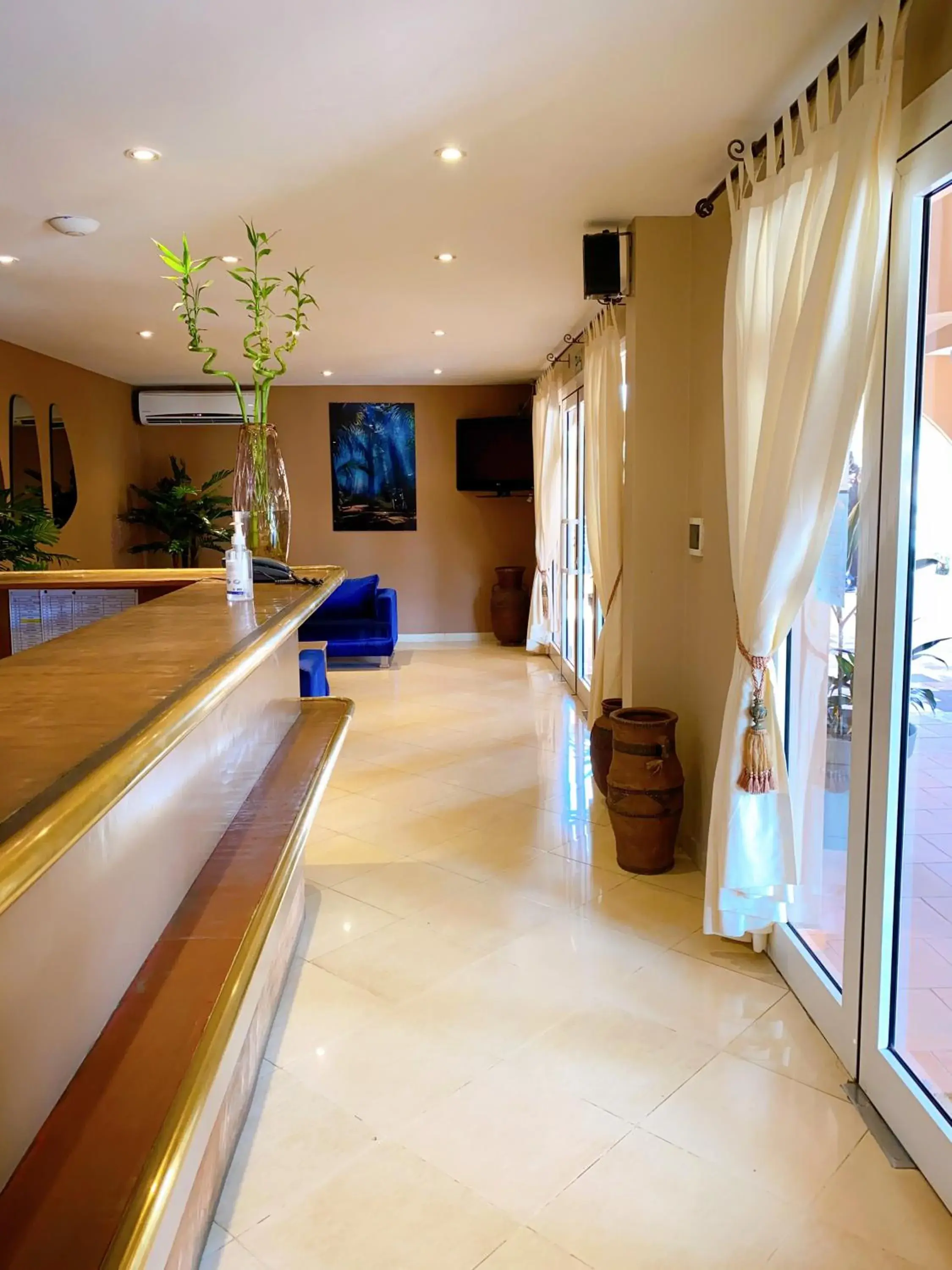 Living room in Airport Hotel Casino du Cap-vert Living room in Airport Hotel Casino du Cap-vert