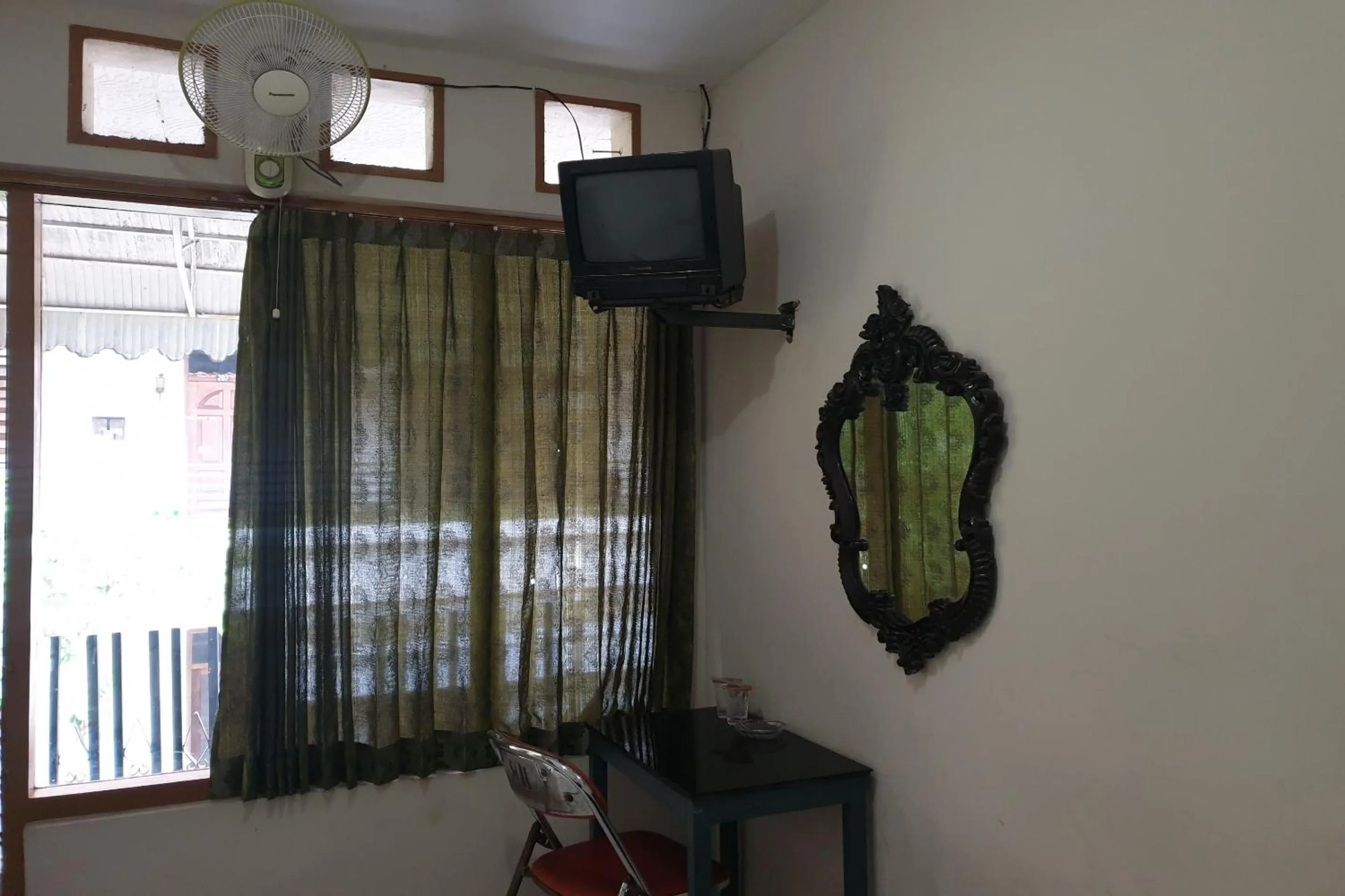 Bedroom in OYO Life 2090 Ratna Backpacker Syariah