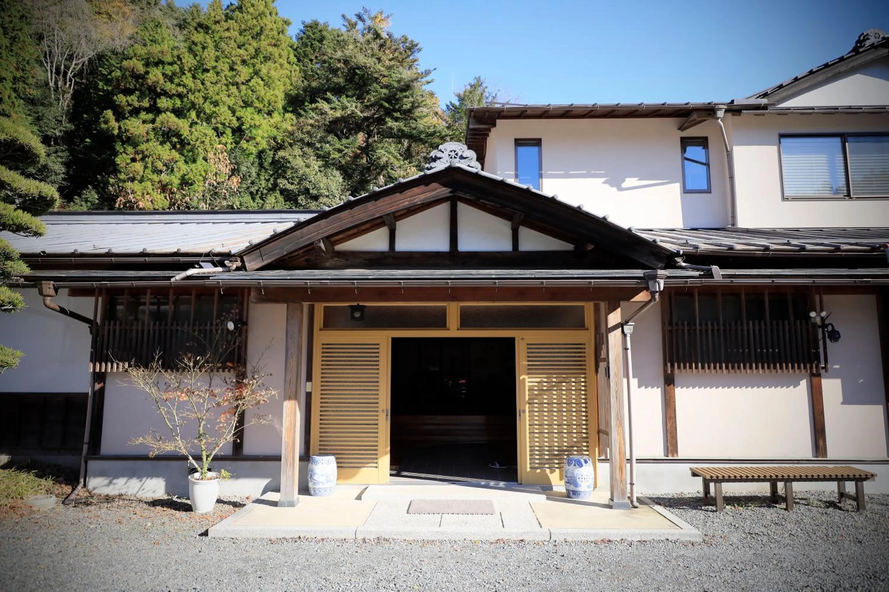 Facade/entrance in 宿坊 端場坊｜Temple Hotel Habanobo
