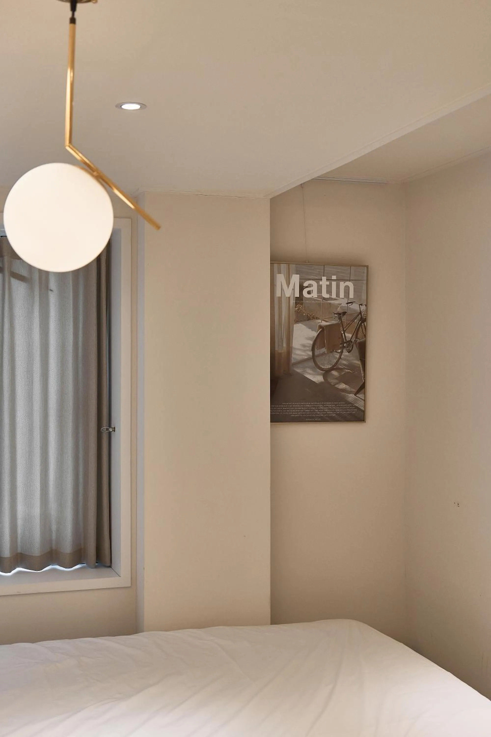 Bed in Artravel Home