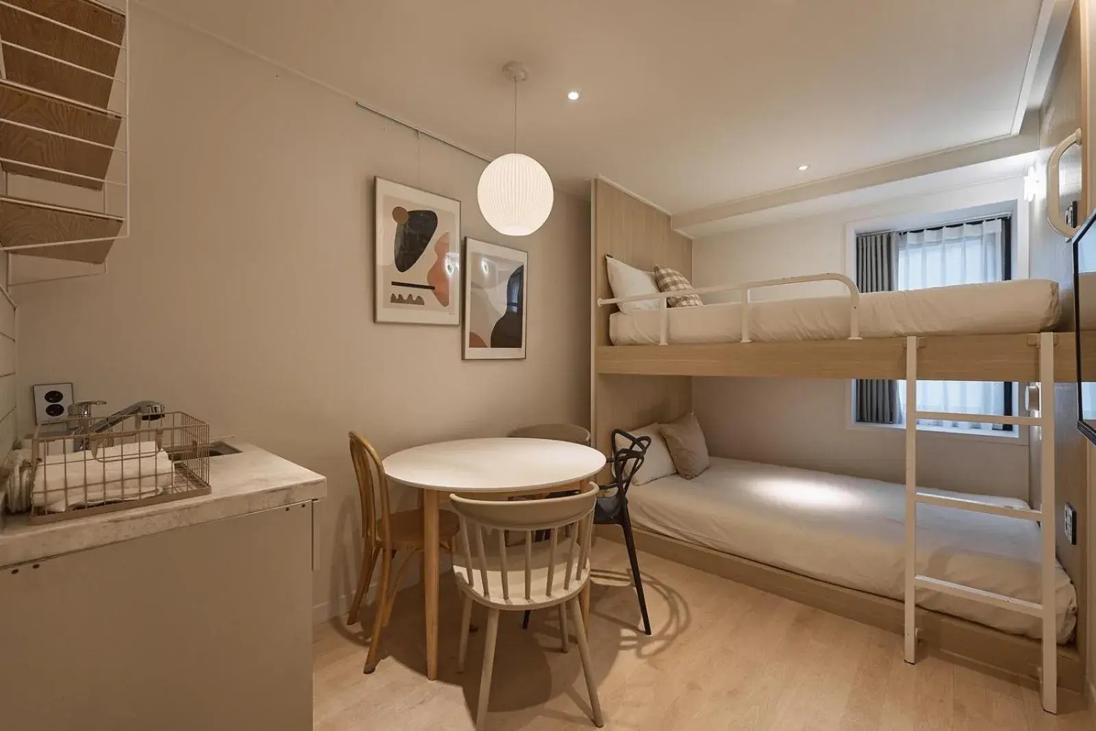 Quadruple Room in Artravel Home Quadruple Room in Artravel Home